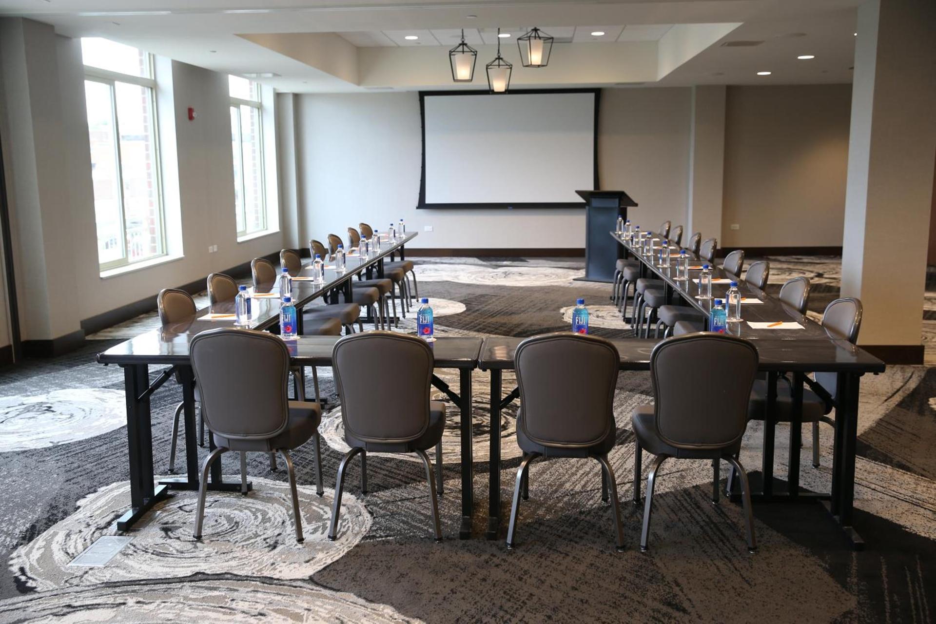 Hotel Indigo Naperville Riverwalk by IHG photo 44