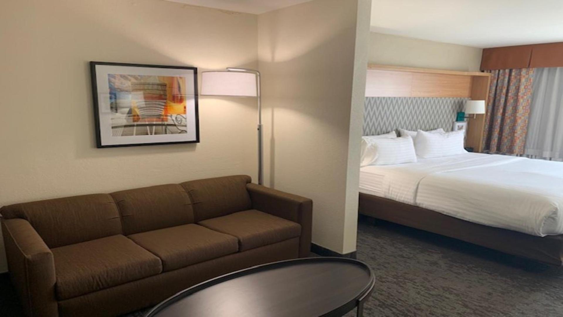 Holiday Inn Chicago North Shore by IHG photo 28