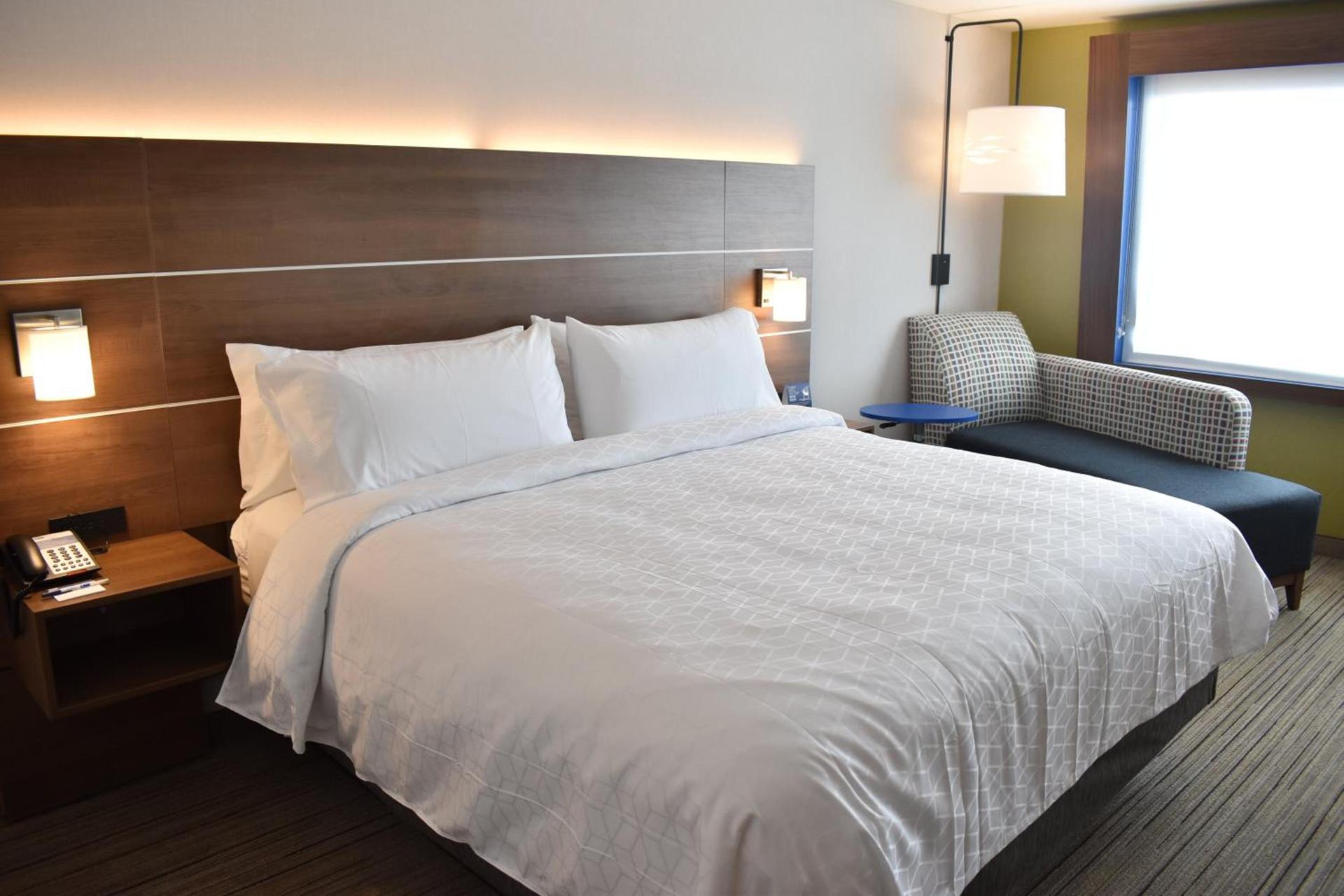 Holiday Inn Express & Suites - Boston South - Randolph by IHG photo 28