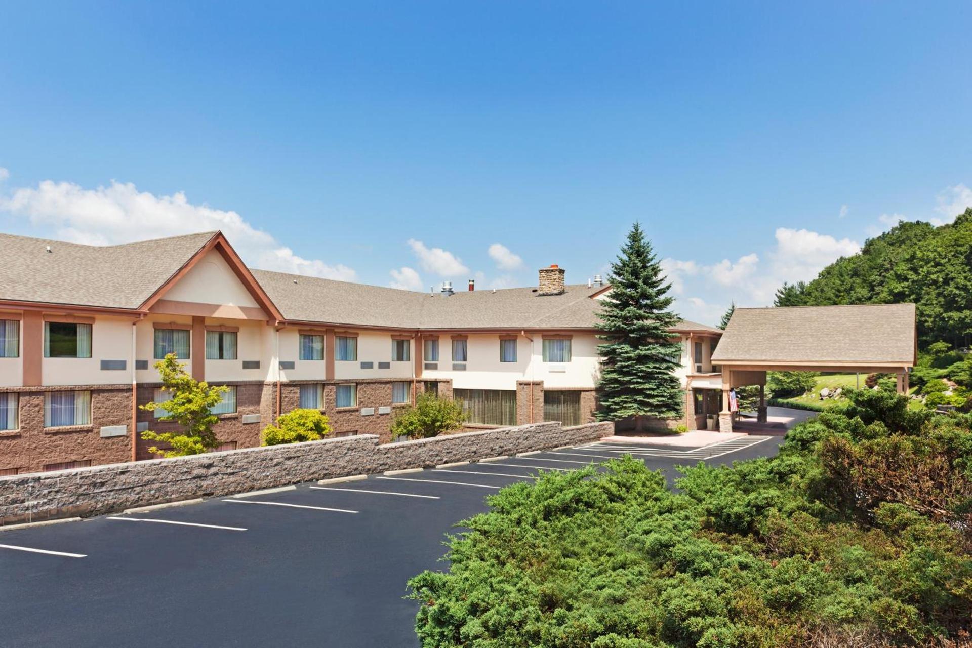 Holiday Inn Express Blowing Rock South, an IHG Hotel photo 92