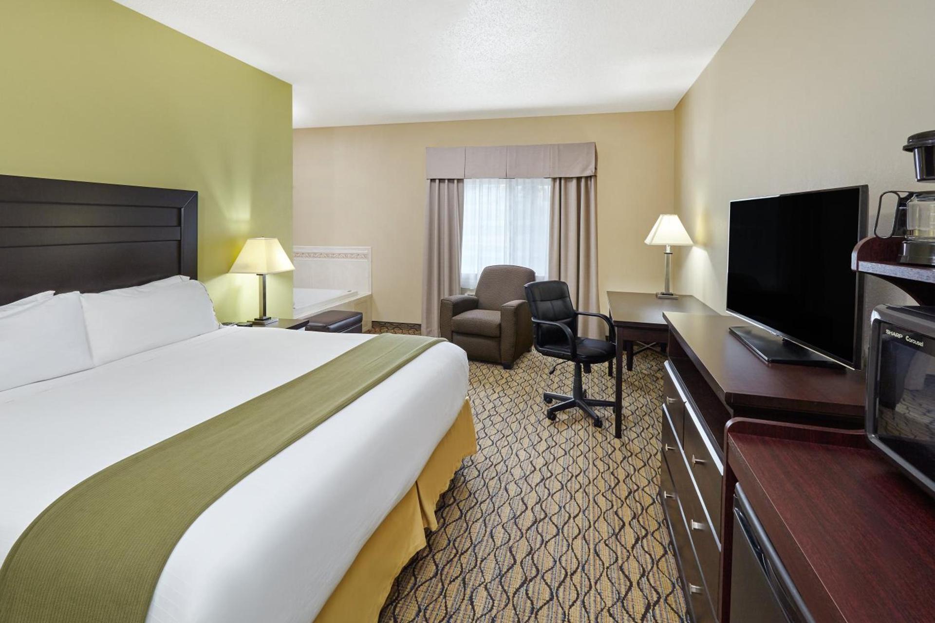 Holiday Inn Express & Suites Chicago-Libertyville by IHG photo 11