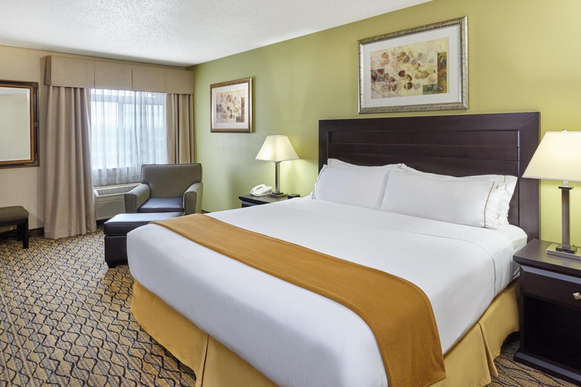 Holiday Inn Express & Suites Chicago-Libertyville by IHG photo 15