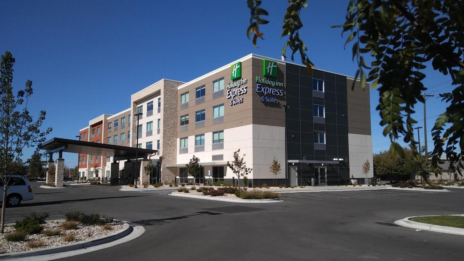 Holiday Inn Express & Suites Boise Airport by IHG photo 1