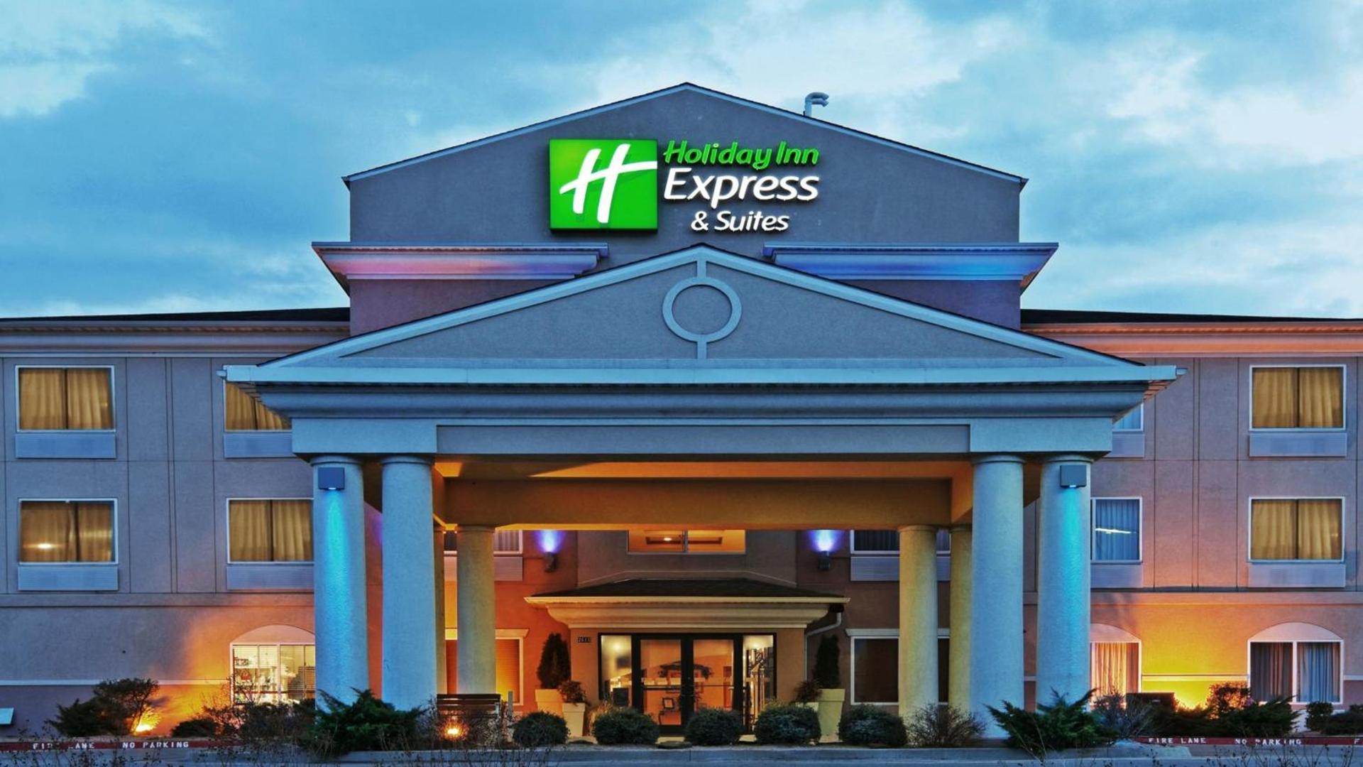 Holiday Inn Express Hotel & Suites Chickasha by IHG — hotel in Chickasha
