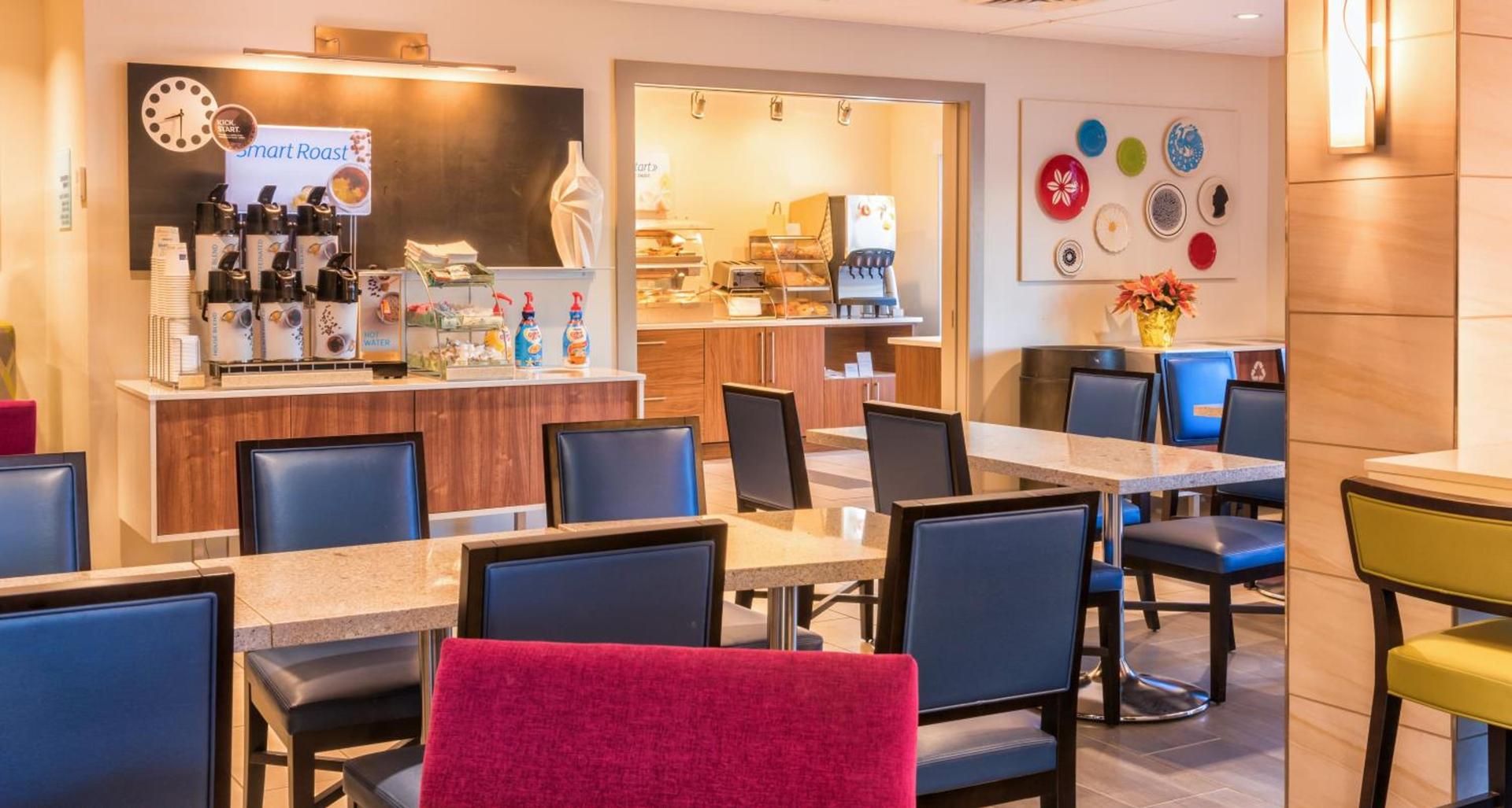 Holiday Inn Express Charleston US Highway 17 & I-526 by IHG photo 4