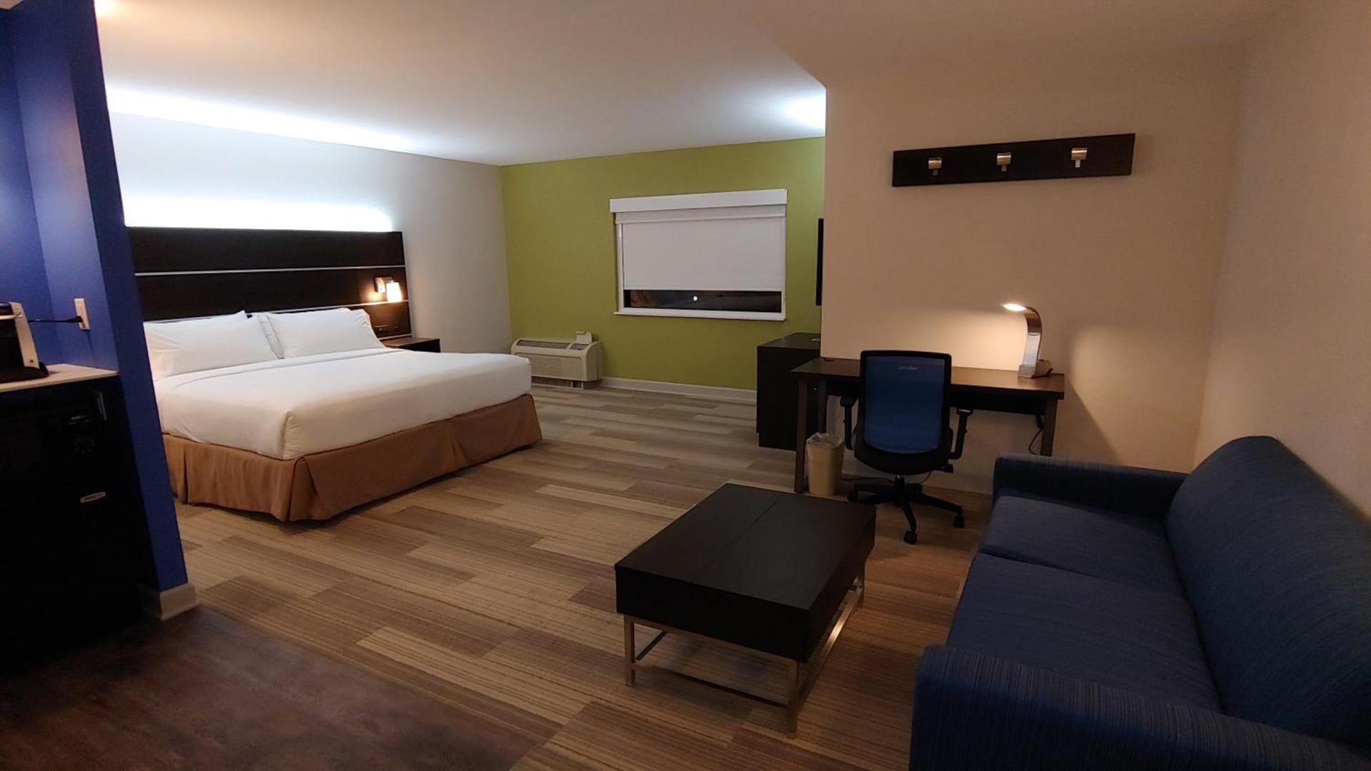 Holiday Inn Express Schaumburg-Rolling Meadows by IHG photo 21