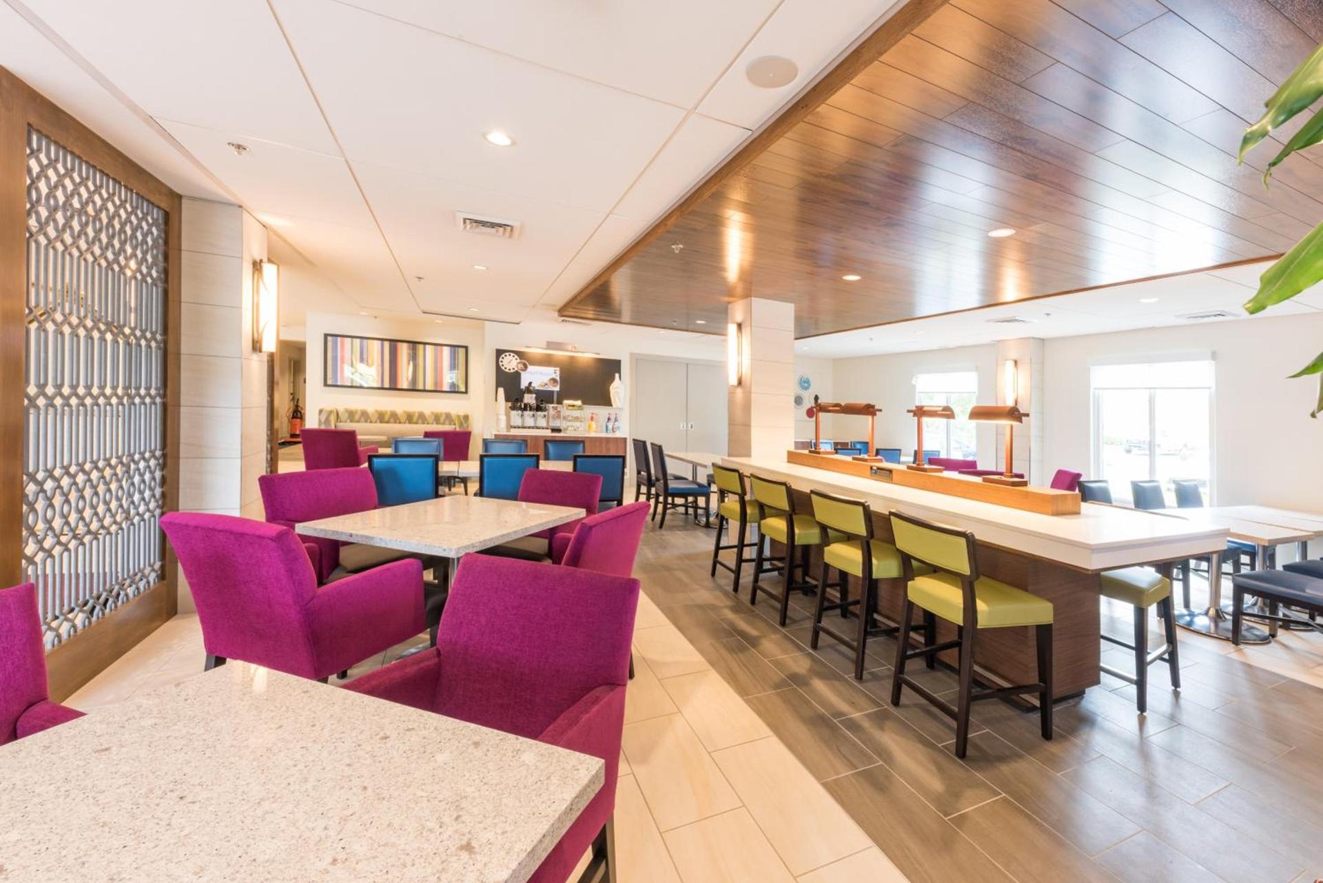Holiday Inn Express Charleston US Highway 17 & I-526 by IHG photo 20