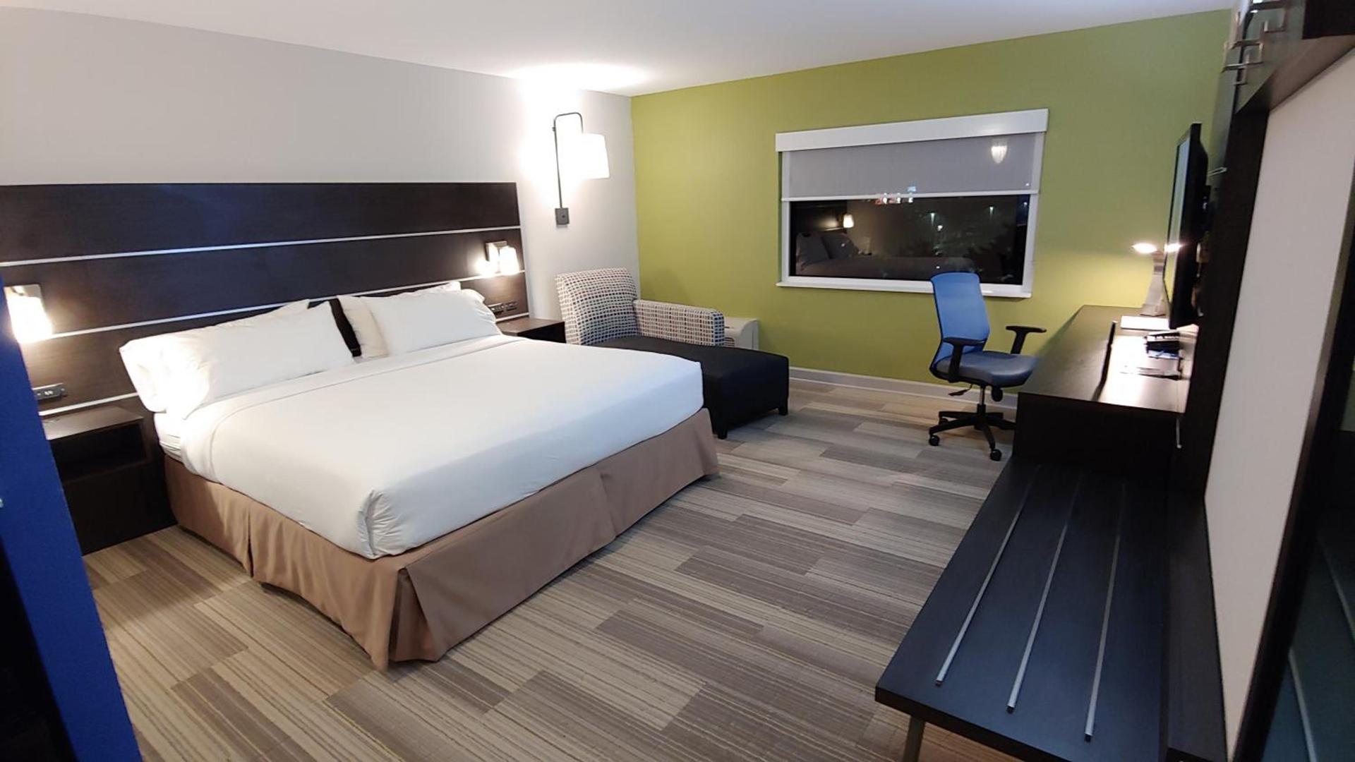 Holiday Inn Express Schaumburg-Rolling Meadows by IHG photo 26