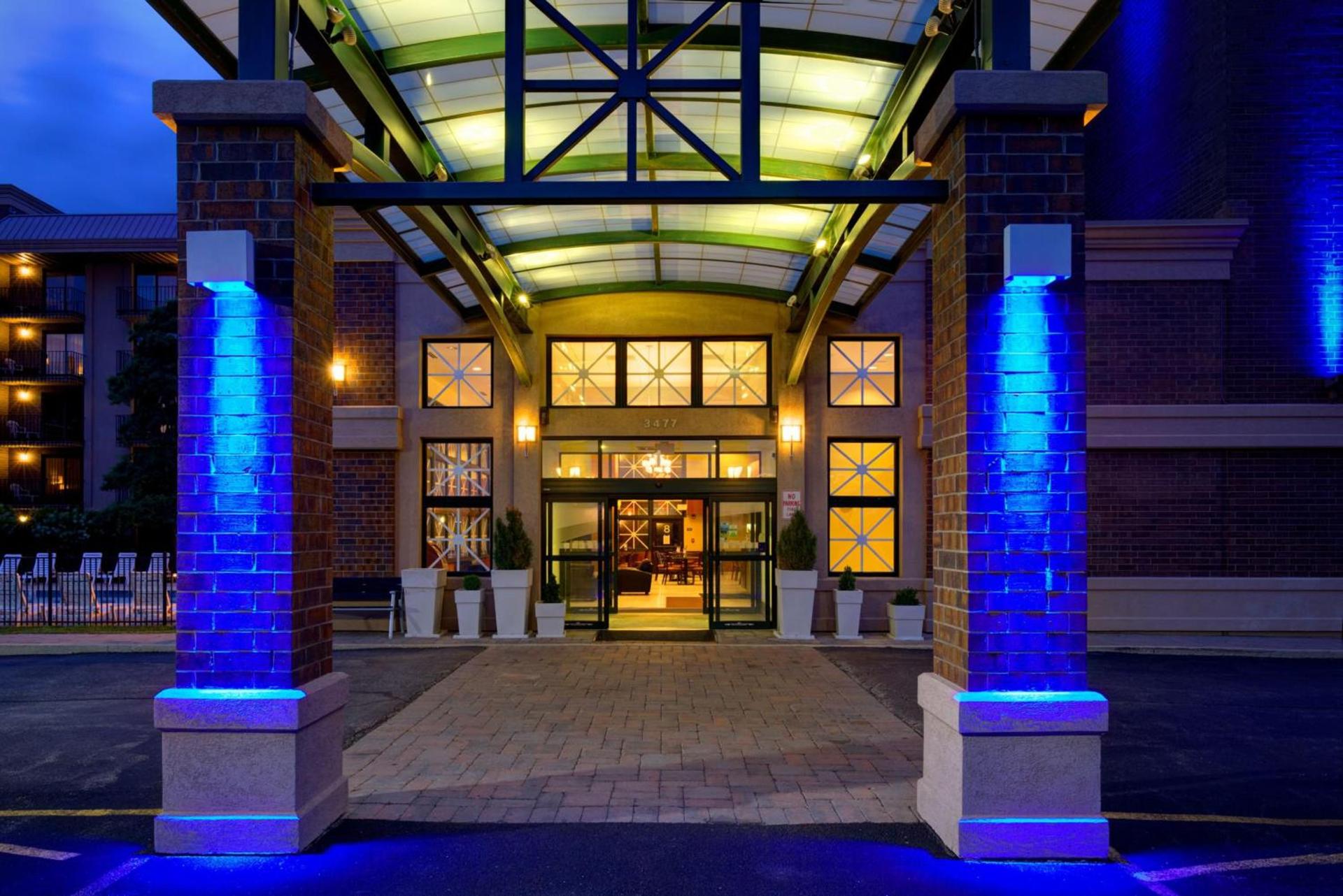 Holiday Inn Express Schaumburg-Rolling Meadows by IHG photo 2