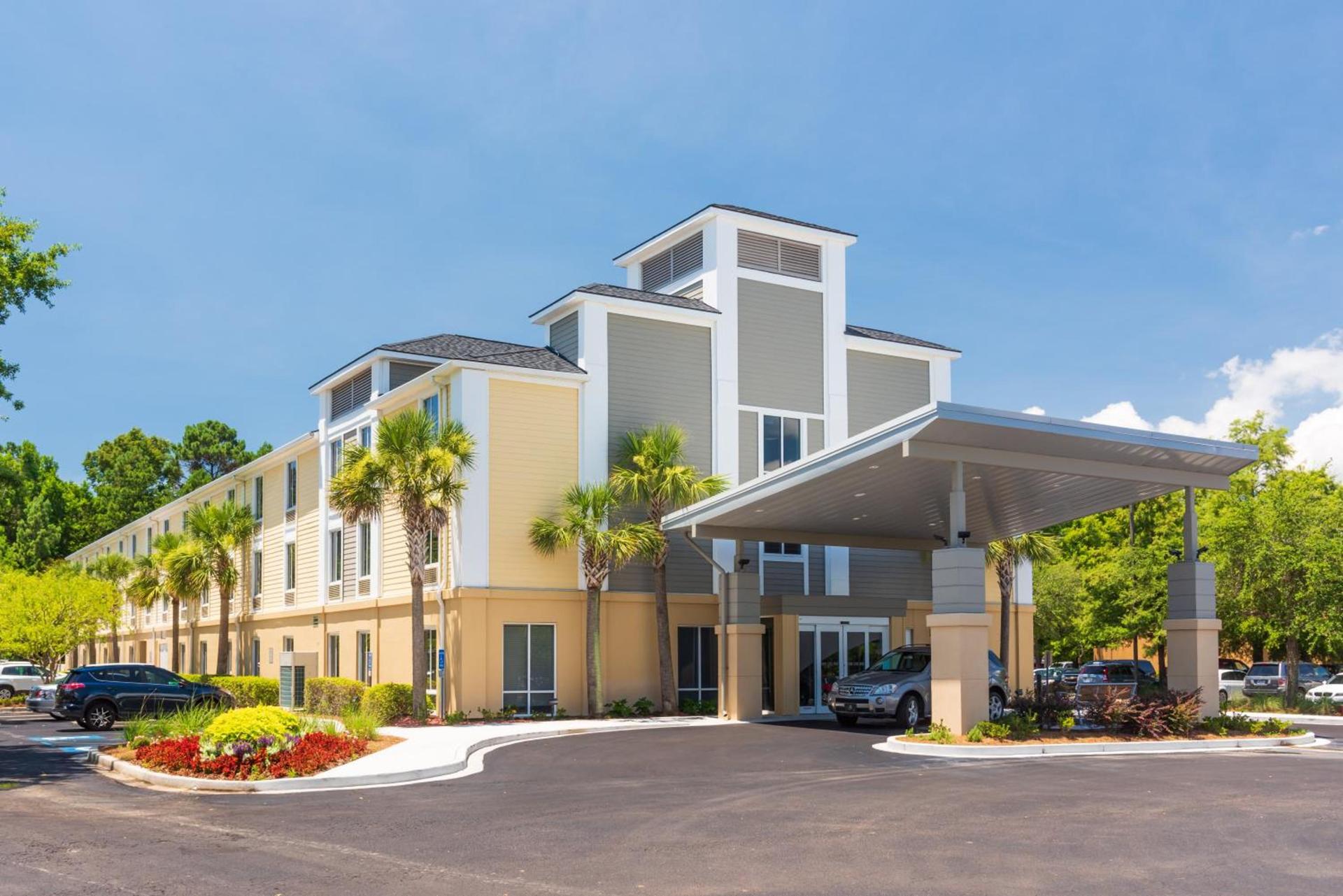 Holiday Inn Express Charleston US Highway 17 & I-526 by IHG photo 1