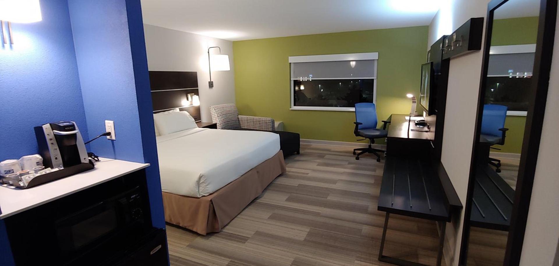 Holiday Inn Express Schaumburg-Rolling Meadows by IHG photo 24