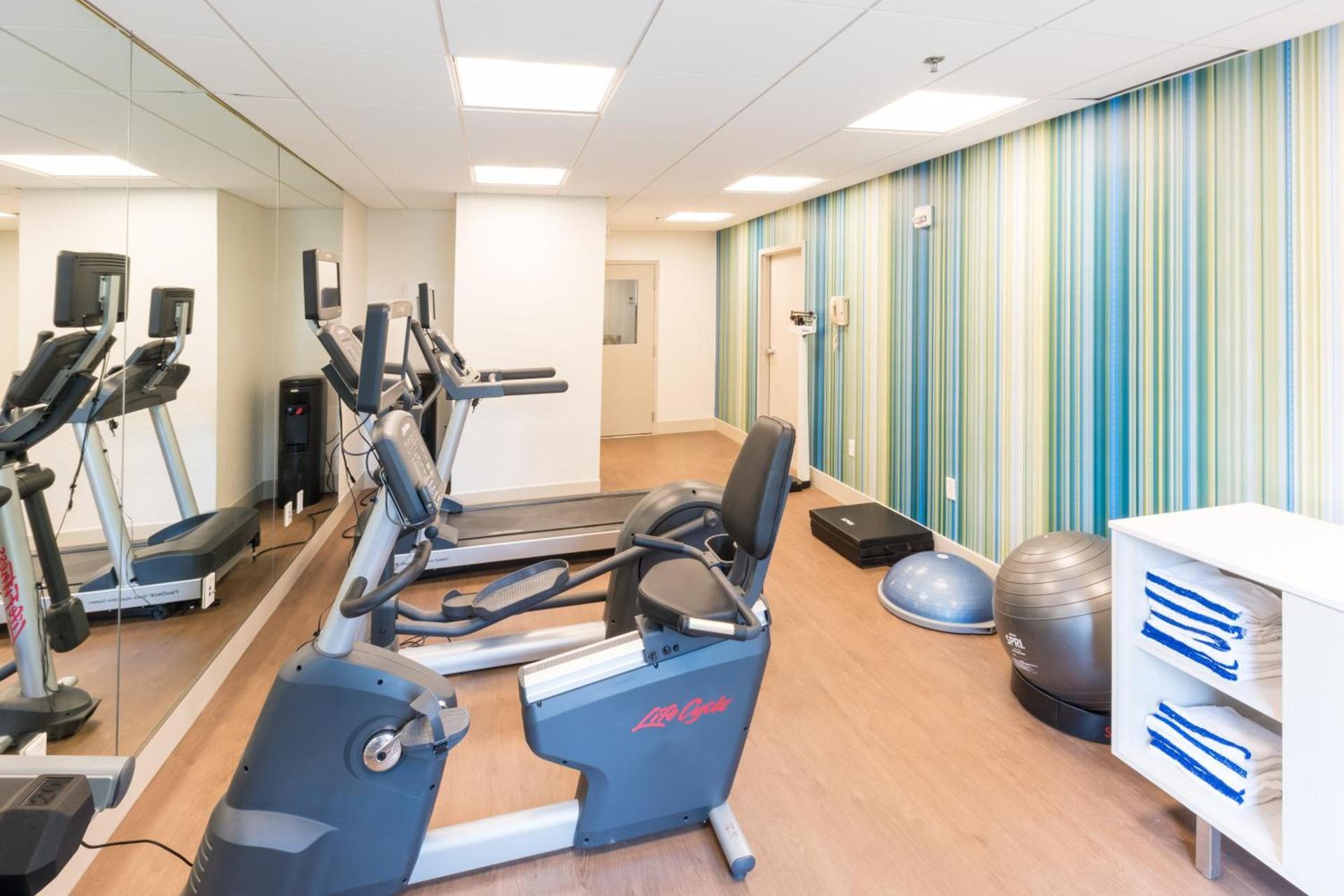 Holiday Inn Express Charleston US Highway 17 & I-526 by IHG photo 5