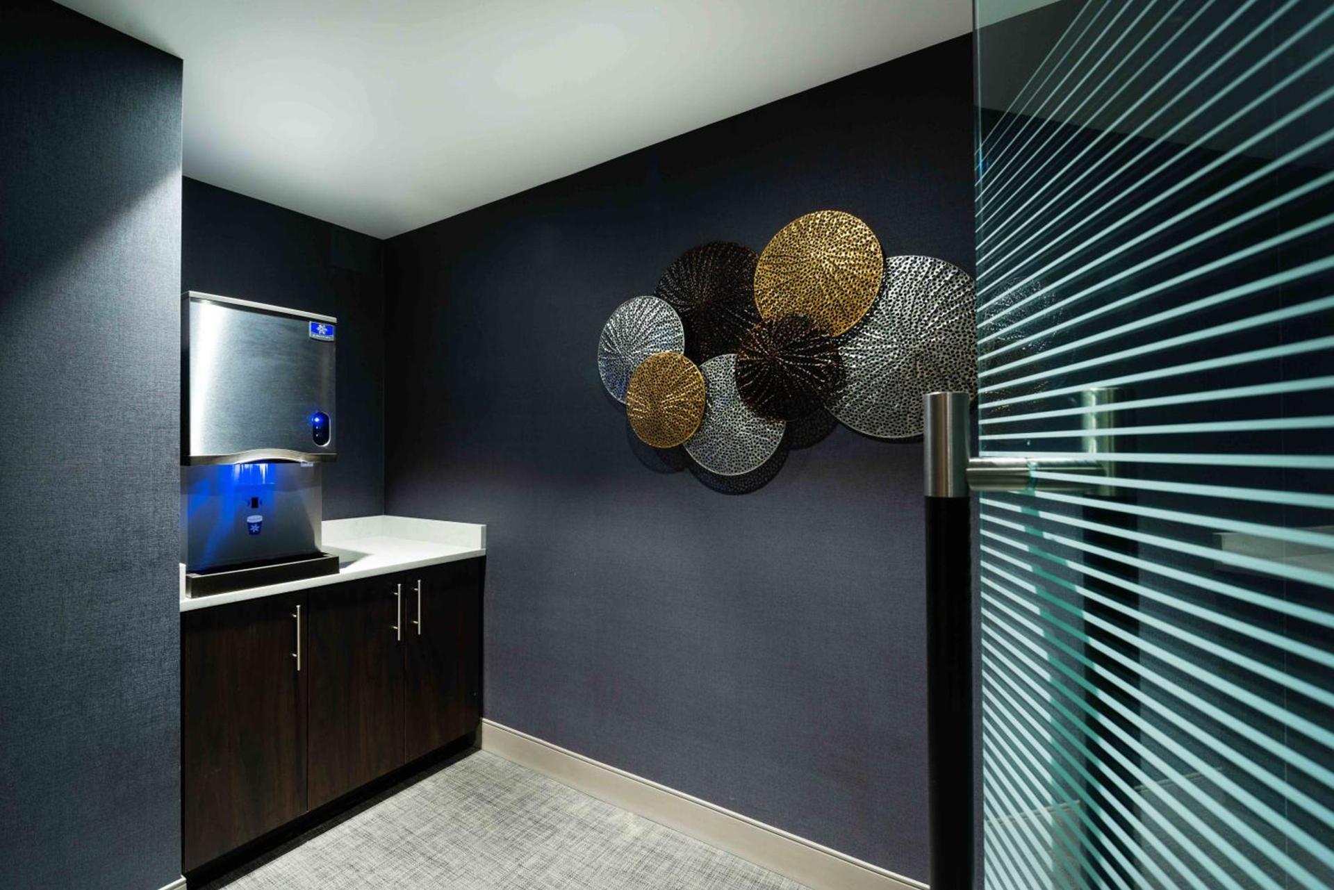 Staybridge Suites - Quincy by IHG photo 3