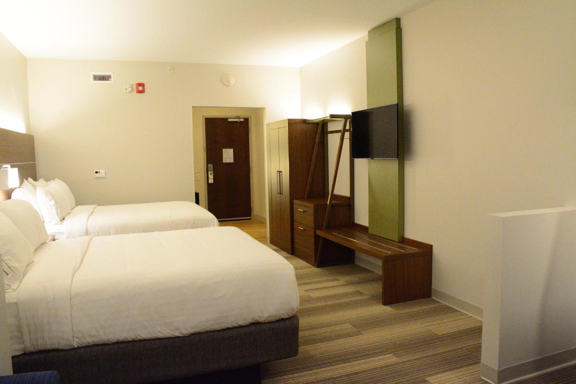 Holiday Inn Express & Suites Lexington Park California by IHG photo 39