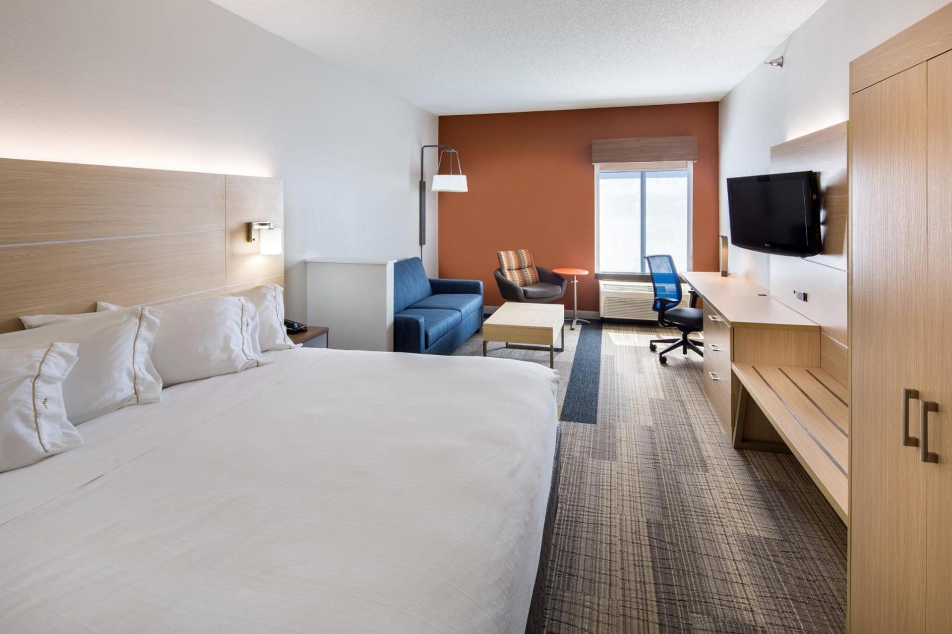 Holiday Inn Express Cedar Rapids - Collins Road by IHG photo 30