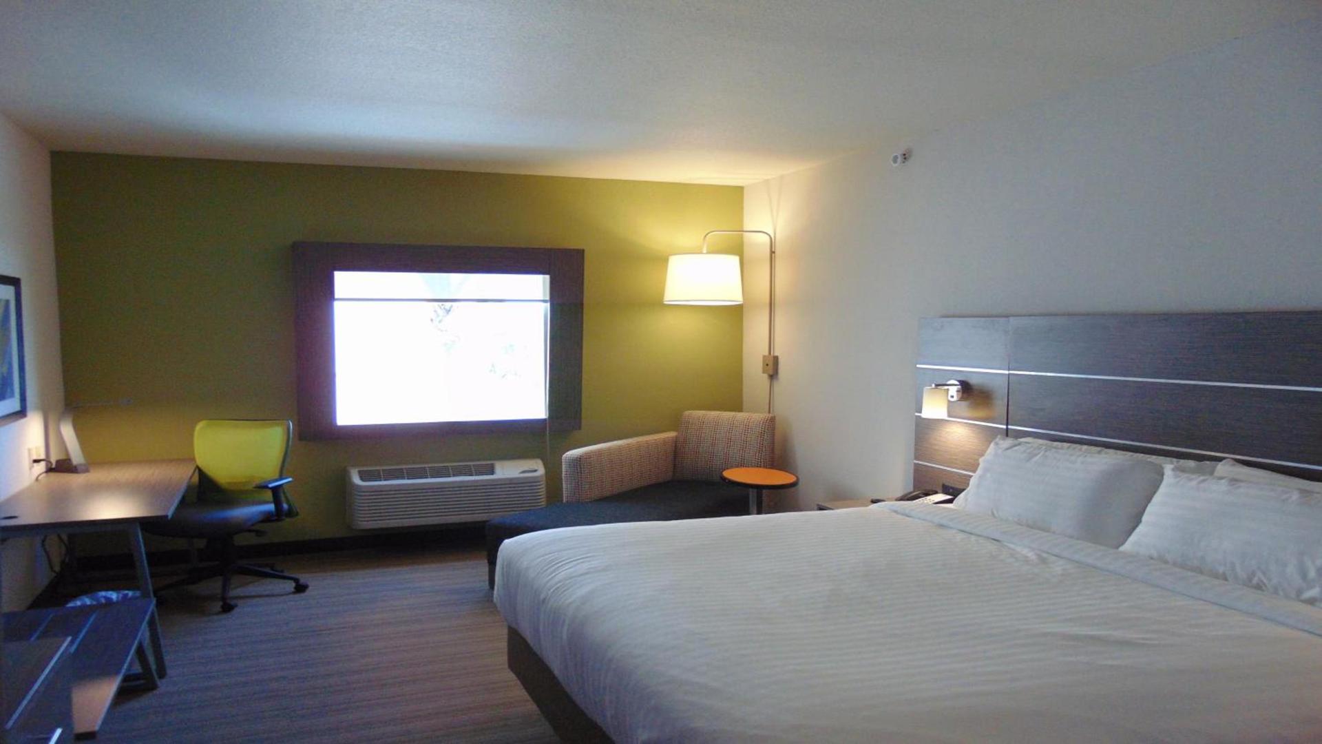Holiday Inn Express & Suites Boynton Beach by IHG photo 25