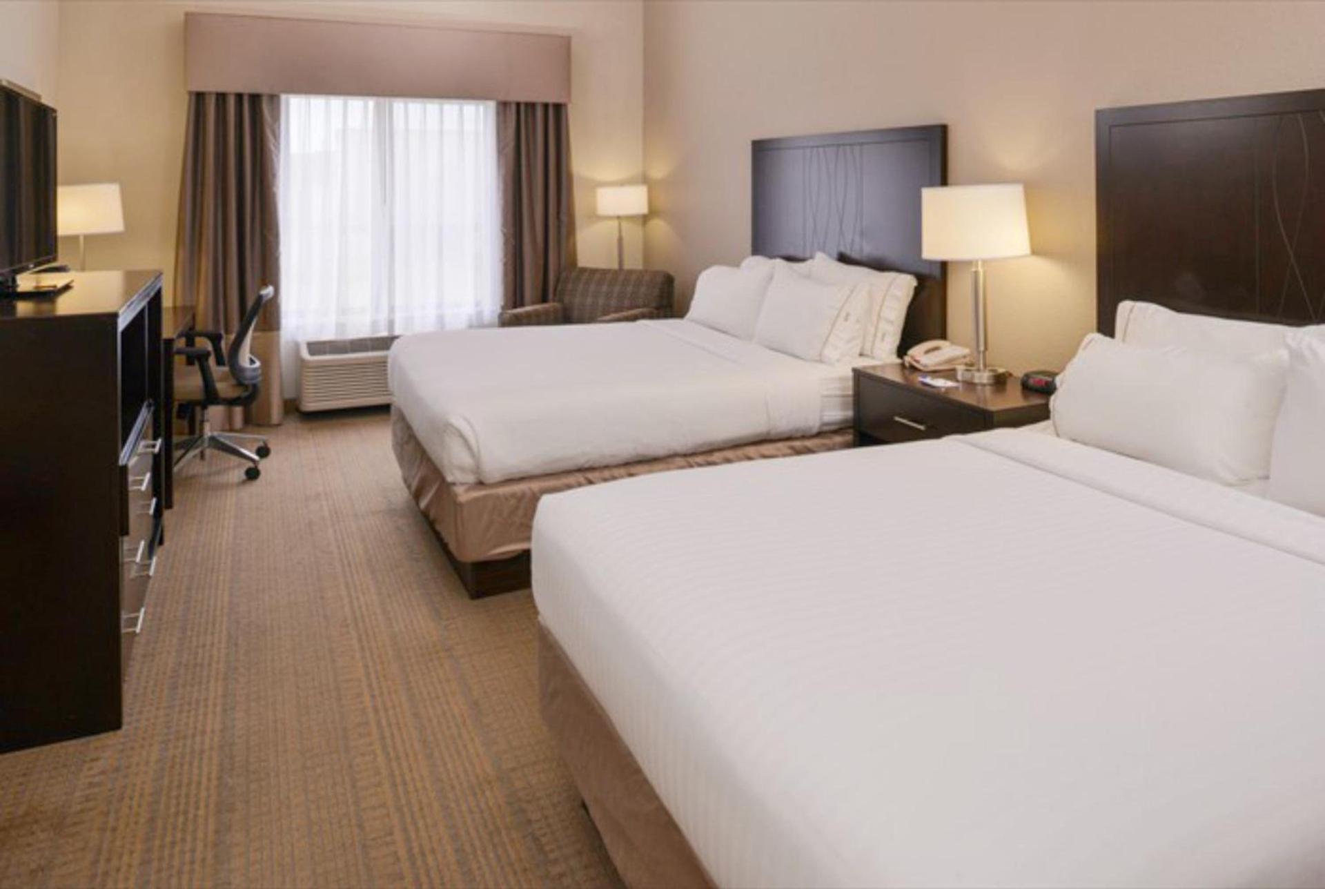 Holiday Inn Express and Suites Sikeston by IHG photo 24