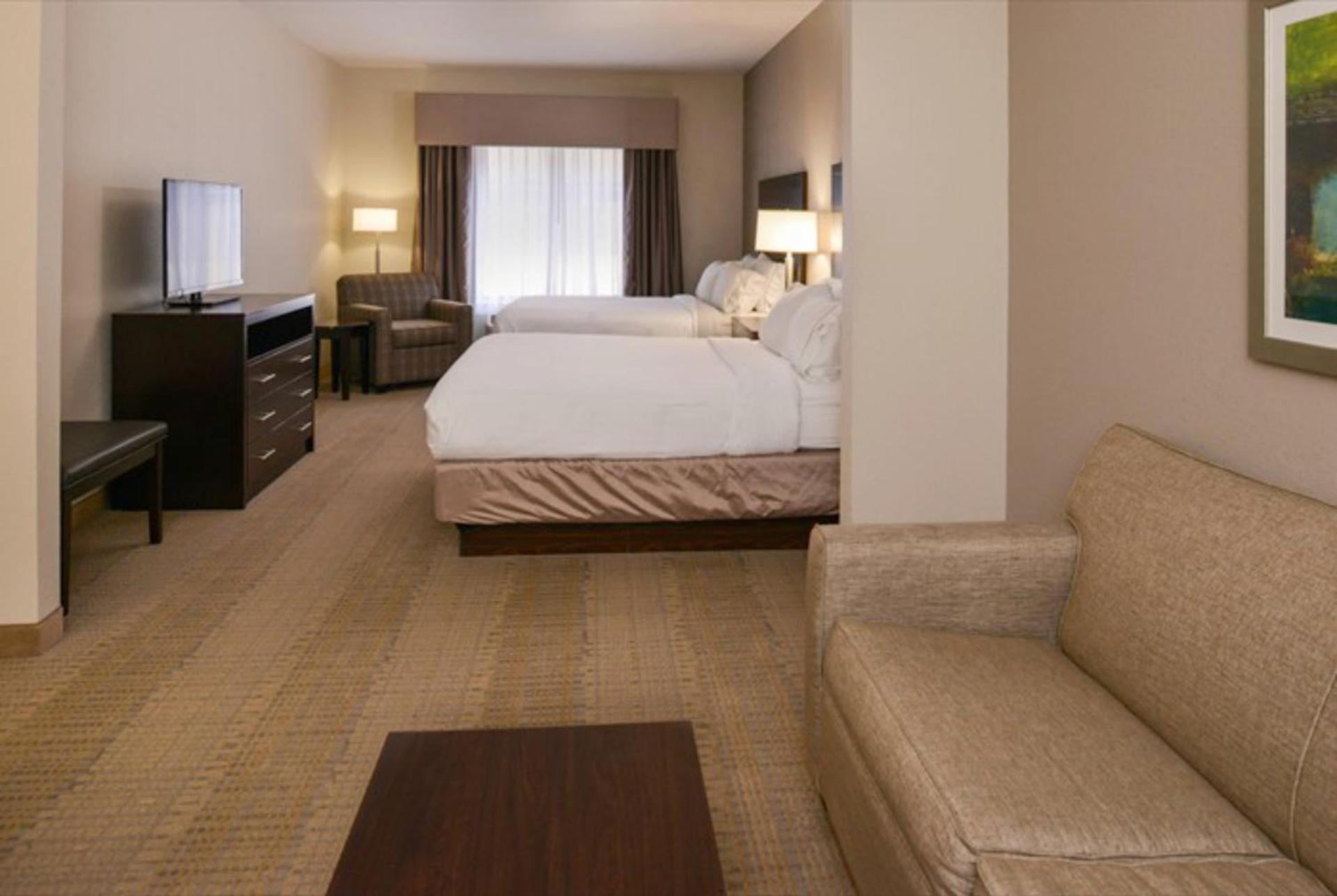 Holiday Inn Express and Suites Sikeston by IHG photo 23