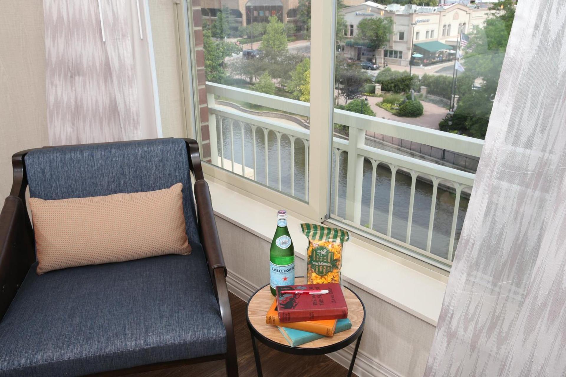 Hotel Indigo Naperville Riverwalk by IHG photo 15