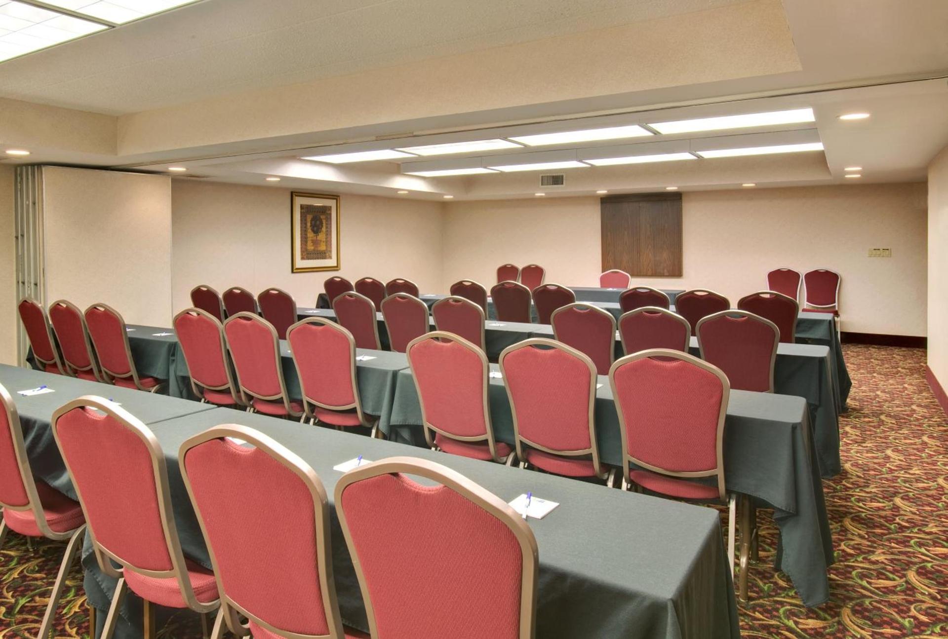 Holiday Inn Express Chicago-Downers Grove by IHG photo 30