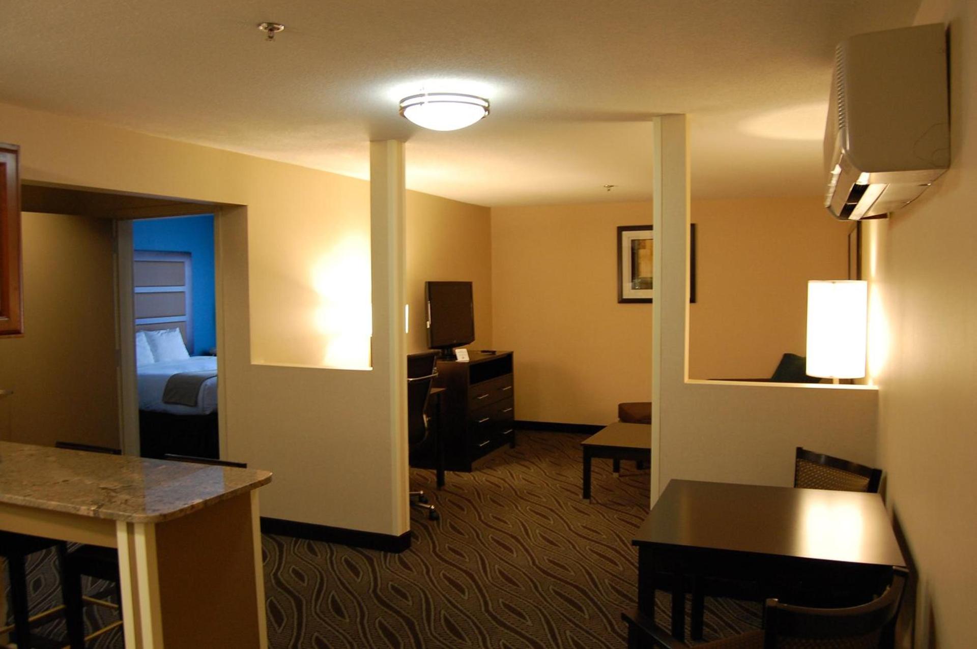 Holiday Inn Express - Ludlow - Chicopee Area by IHG photo 19