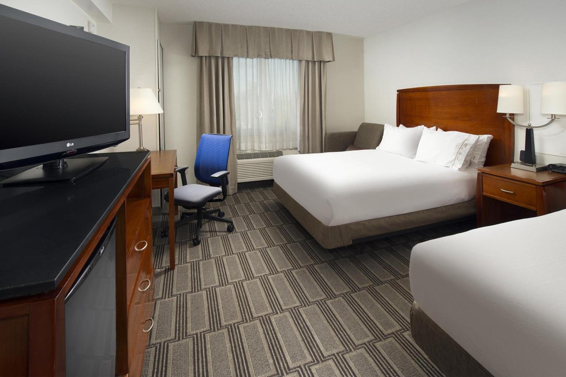 Holiday Inn Express Baltimore at the Stadiums by IHG photo 10