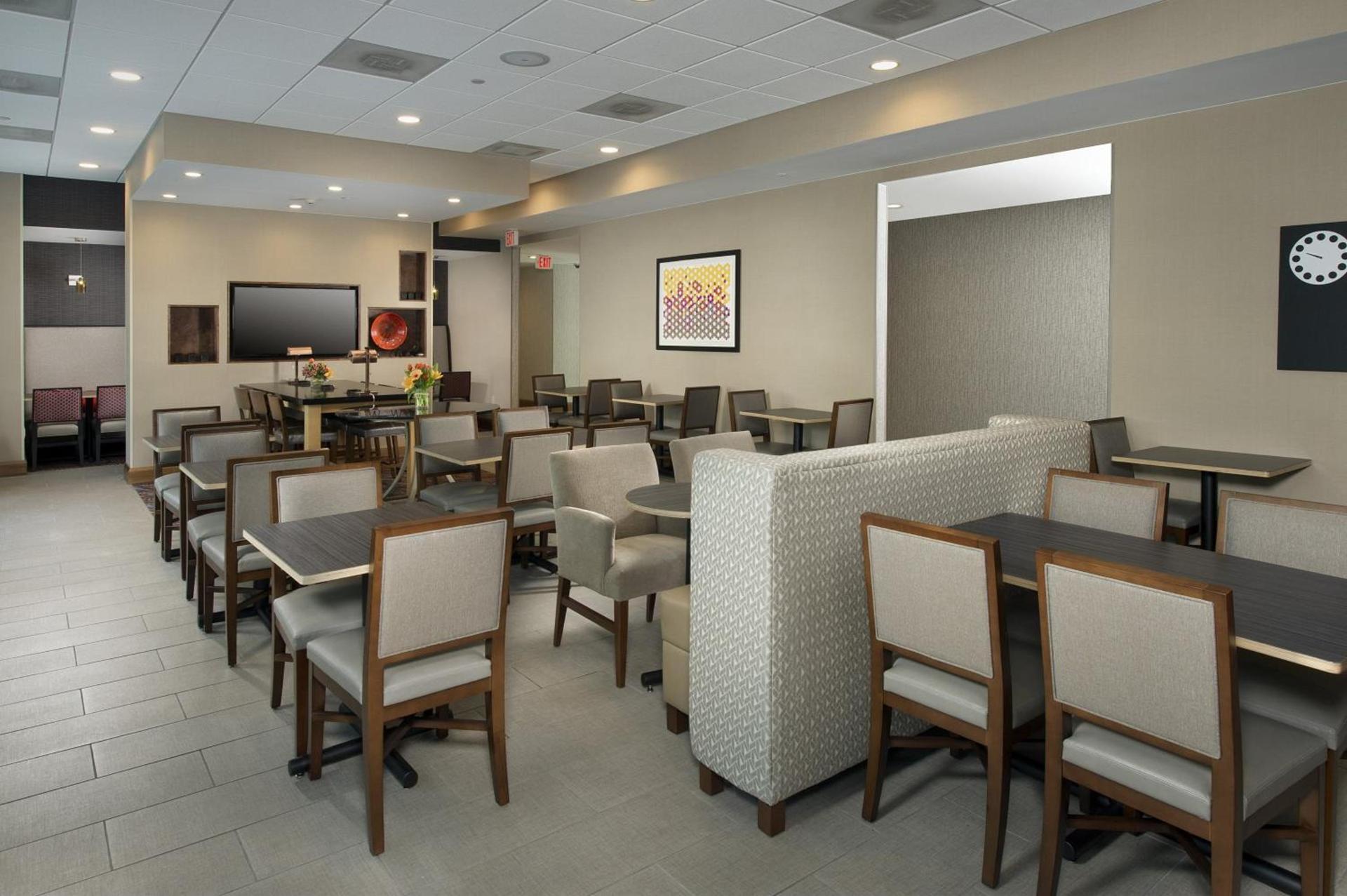 Holiday Inn Express Baltimore at the Stadiums by IHG photo 29