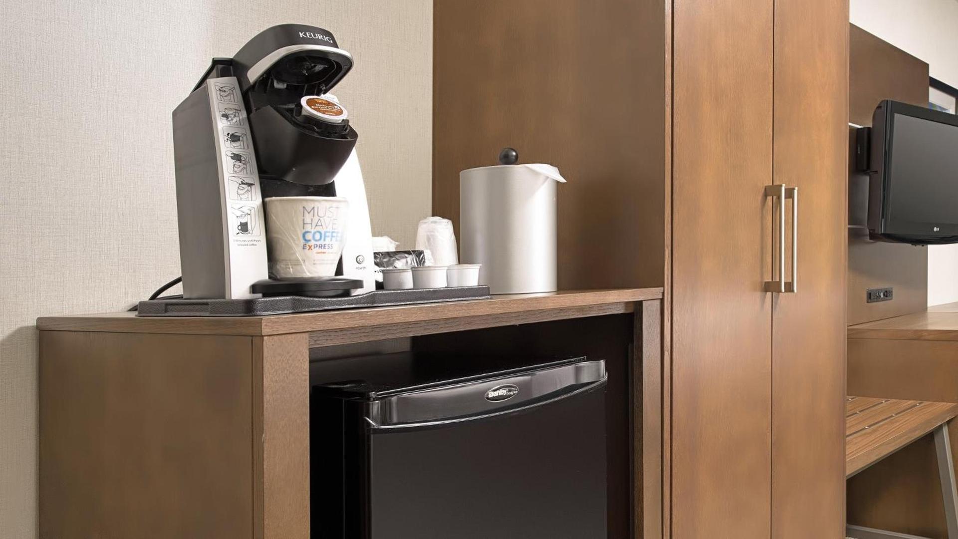 Holiday Inn Express Baltimore at the Stadiums by IHG photo 37