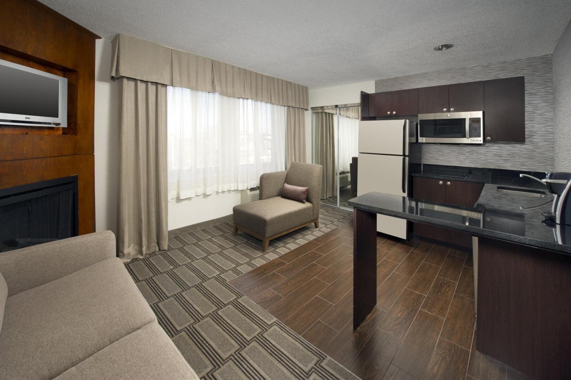 Holiday Inn Express Baltimore at the Stadiums by IHG photo 39