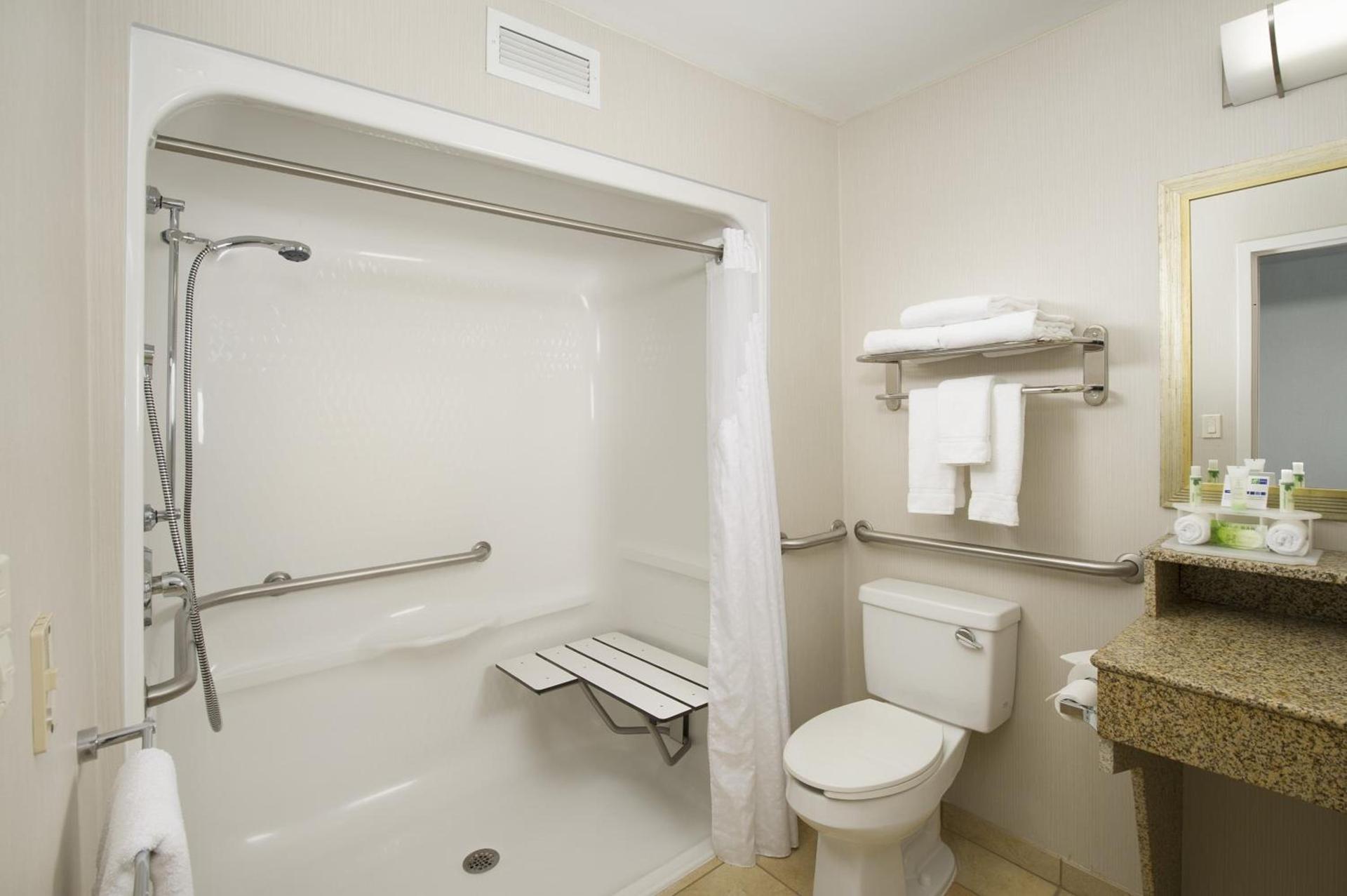 Holiday Inn Express Baltimore at the Stadiums by IHG photo 41