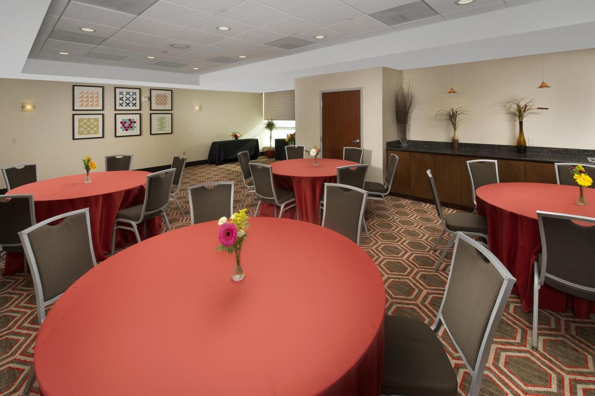 Holiday Inn Express Baltimore at the Stadiums by IHG photo 32