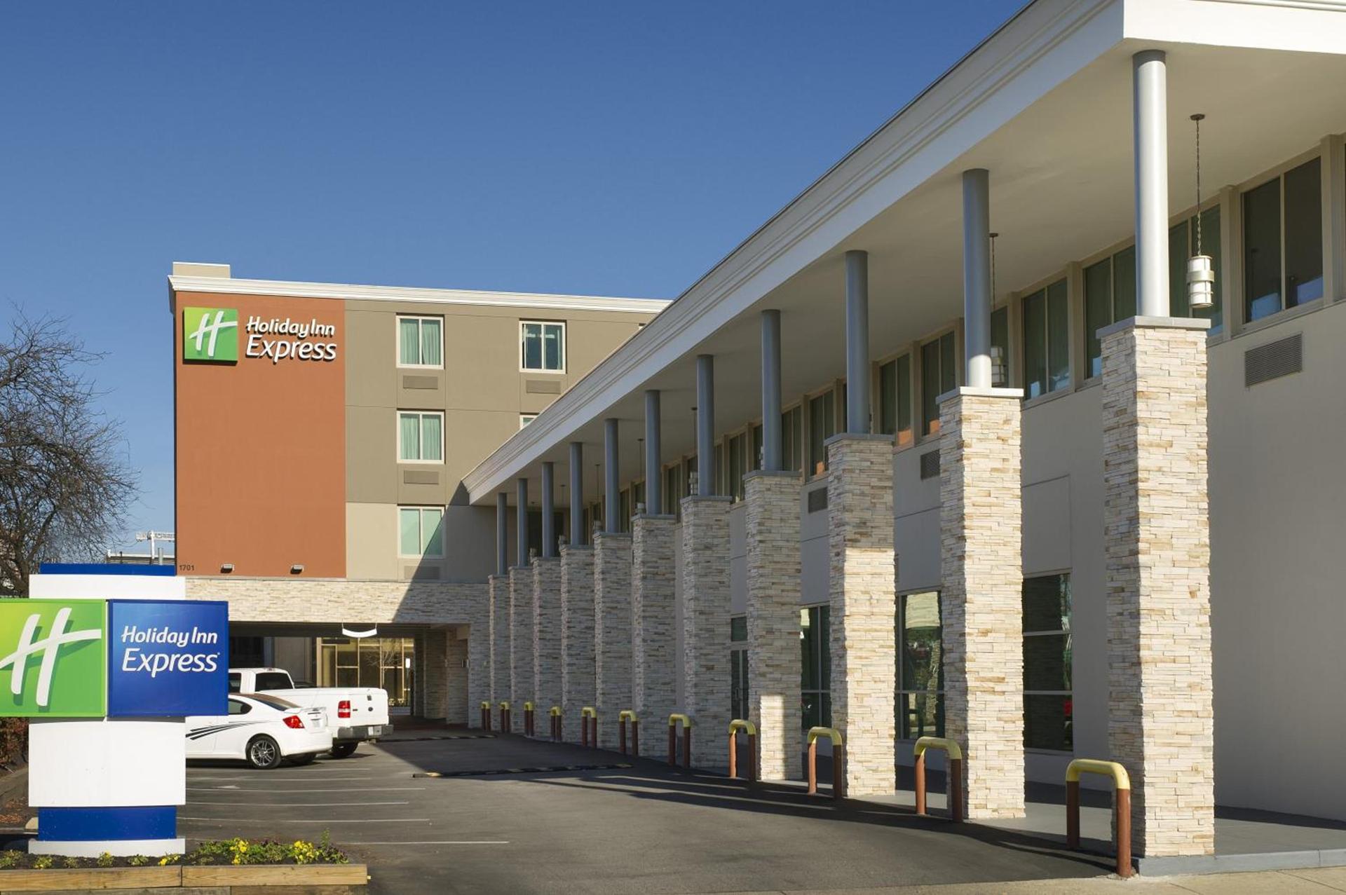 Holiday Inn Express Baltimore at the Stadiums by IHG photo 1