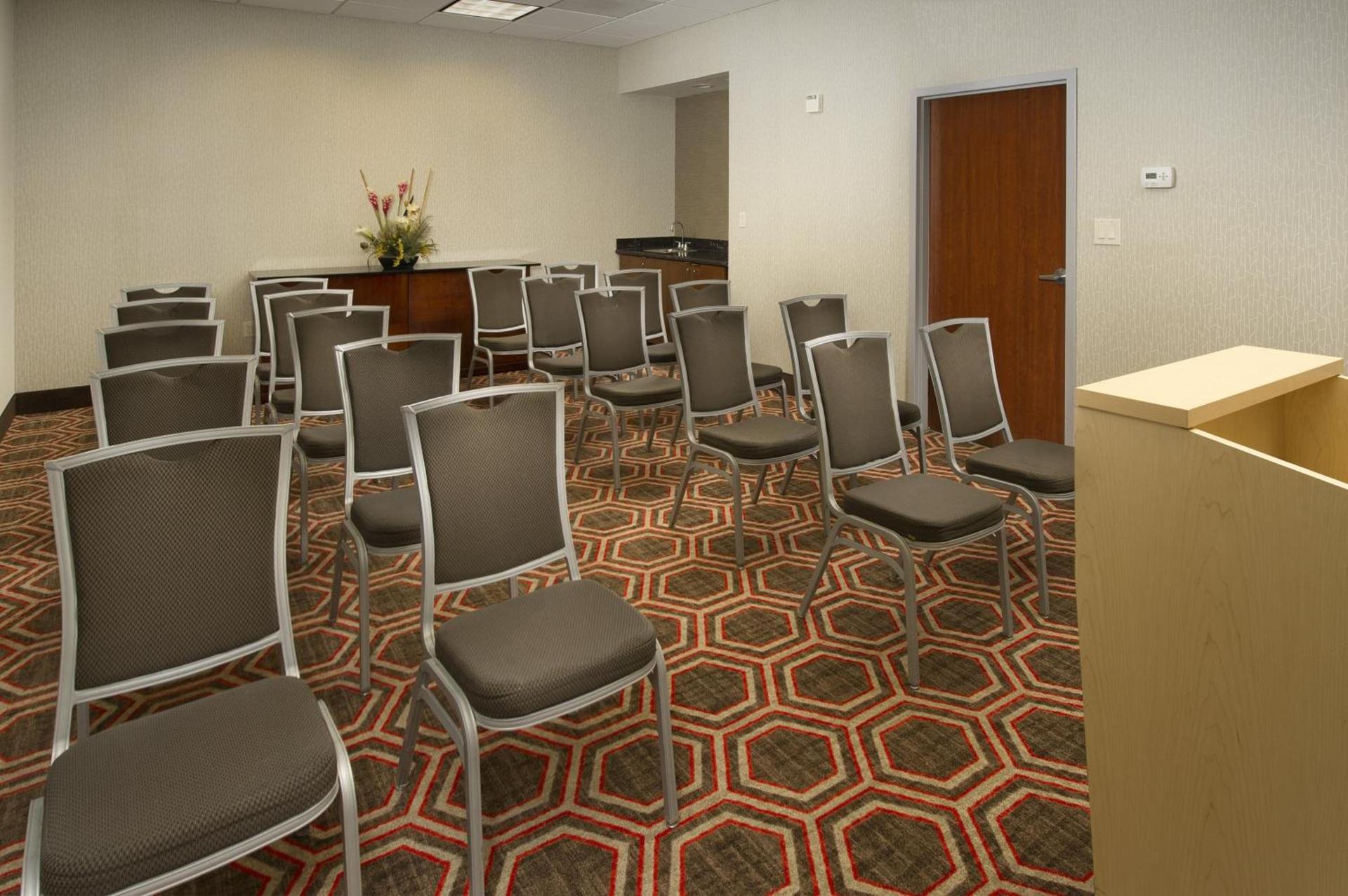 Holiday Inn Express Baltimore at the Stadiums by IHG photo 33
