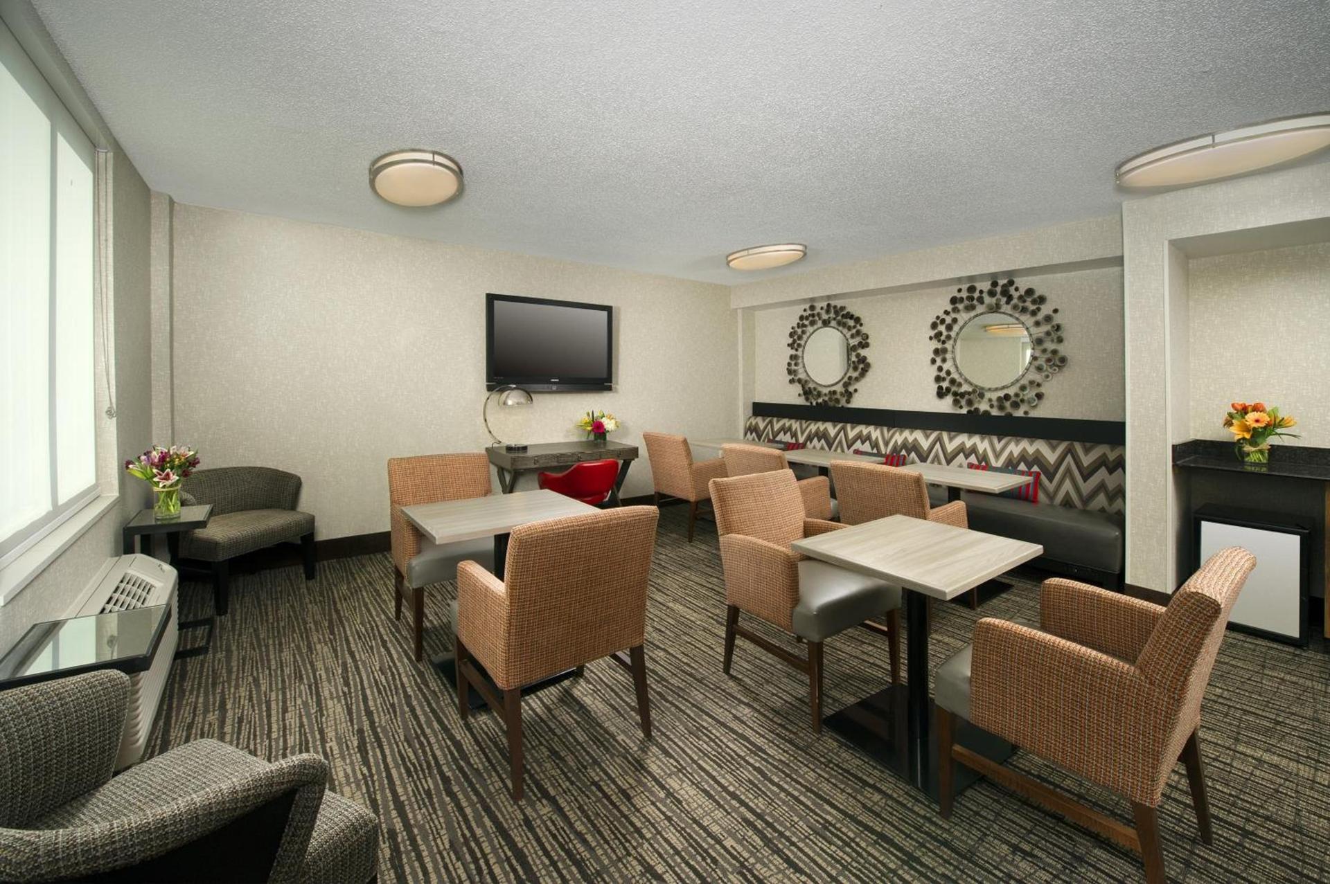 Holiday Inn Express Baltimore at the Stadiums by IHG photo 34