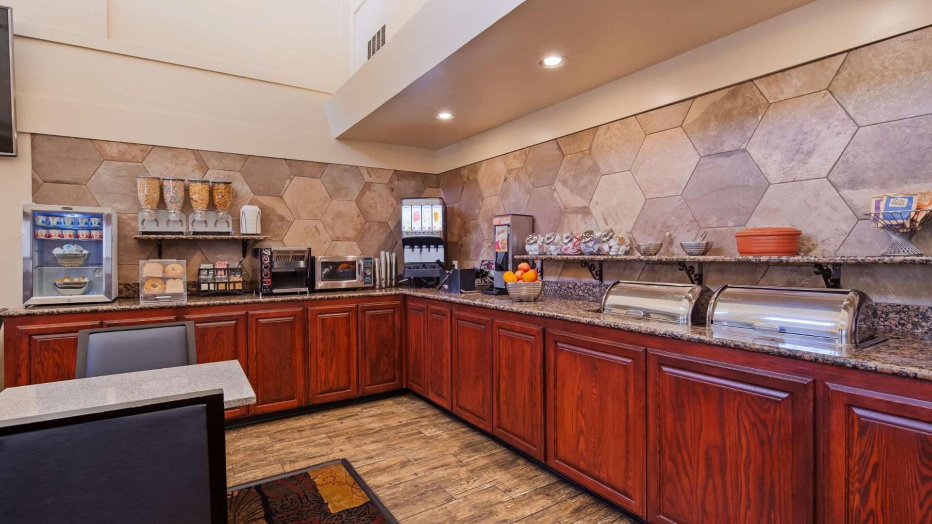 Best Western Plus Oklahoma City Yukon photo 17