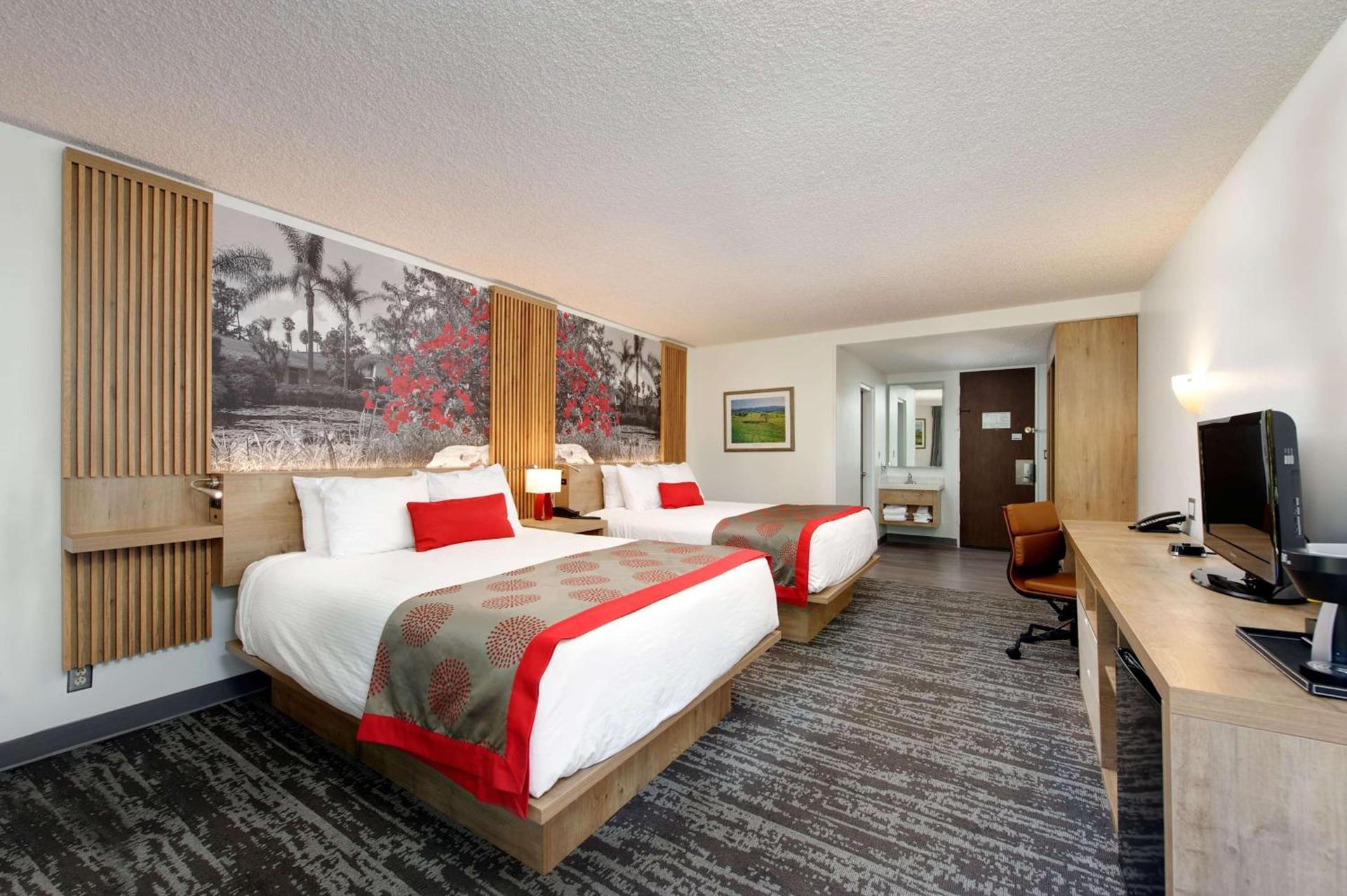 Ramada by Wyndham Santa Barbara photo 16
