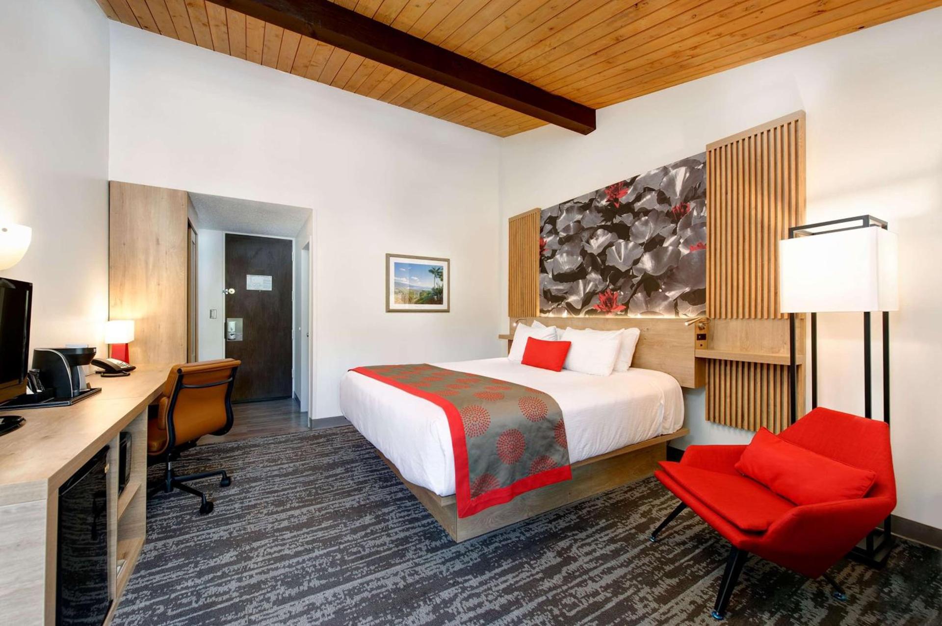 Ramada by Wyndham Santa Barbara photo 25