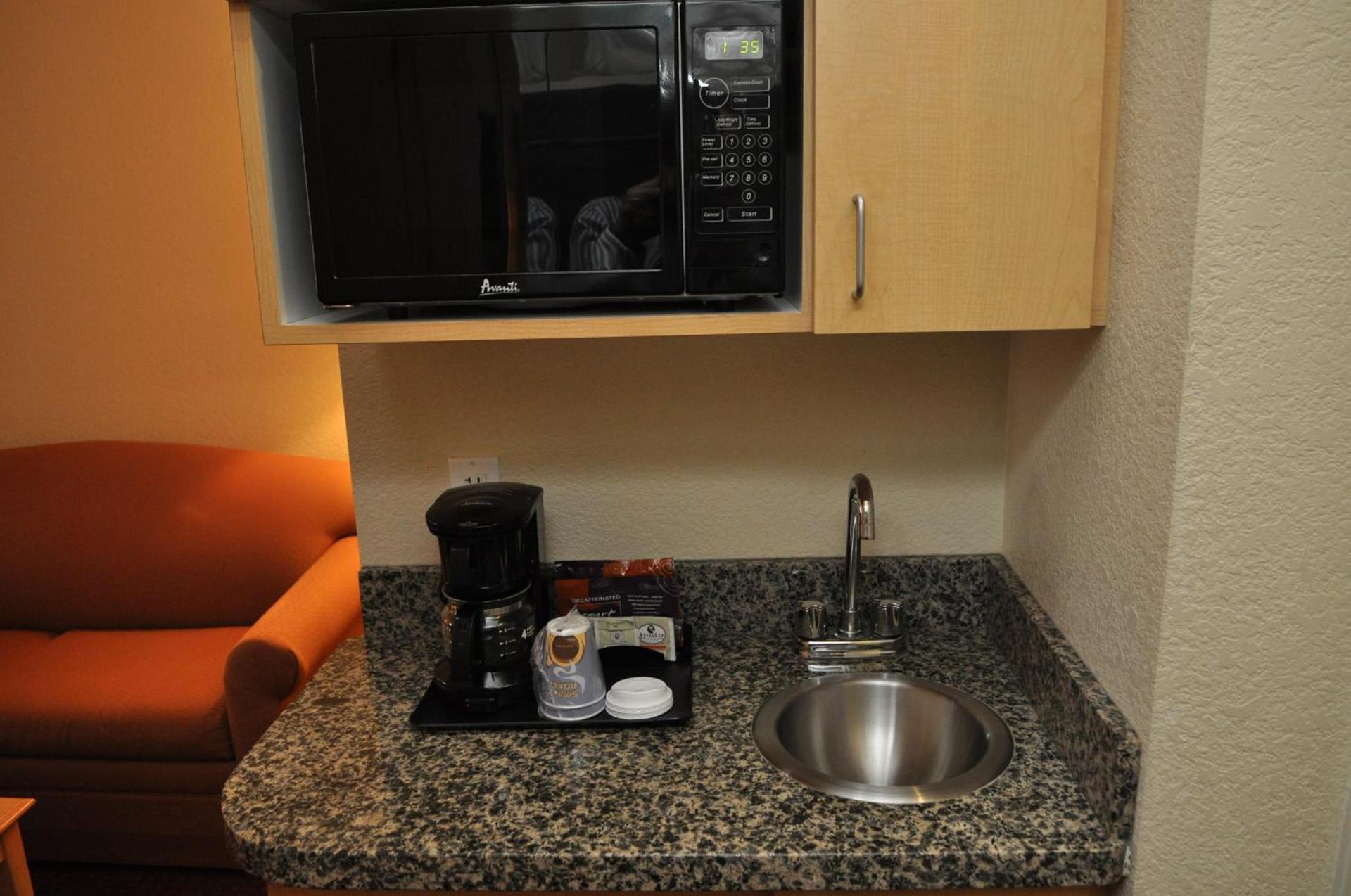 Hampton Inn & Suites Cathedral City photo 24