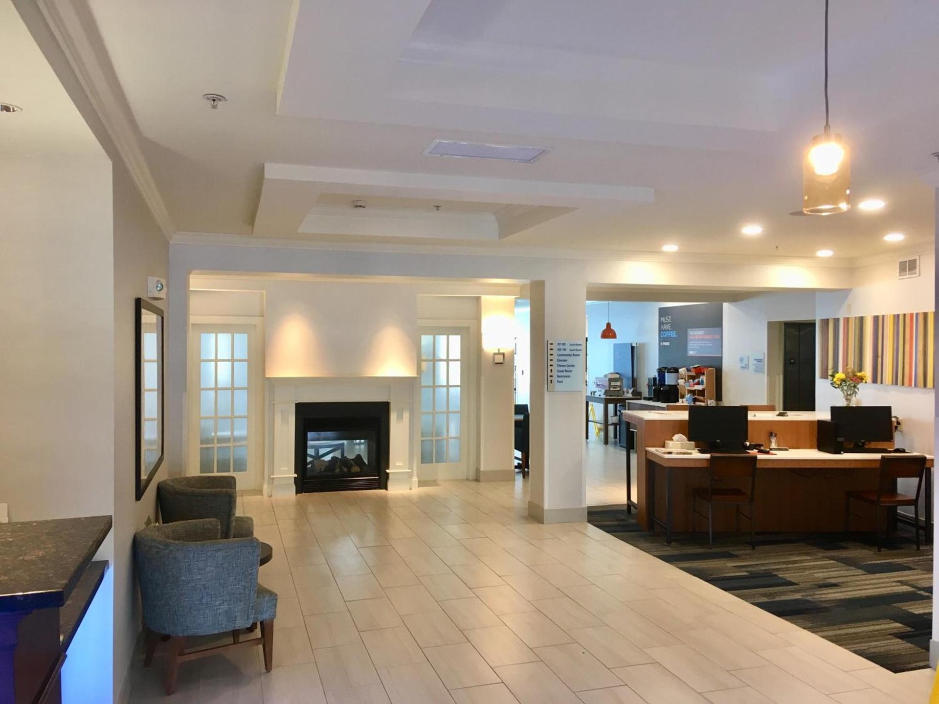 Holiday Inn Express & Suites Bethlehem Airport-Allentown Area photo 8