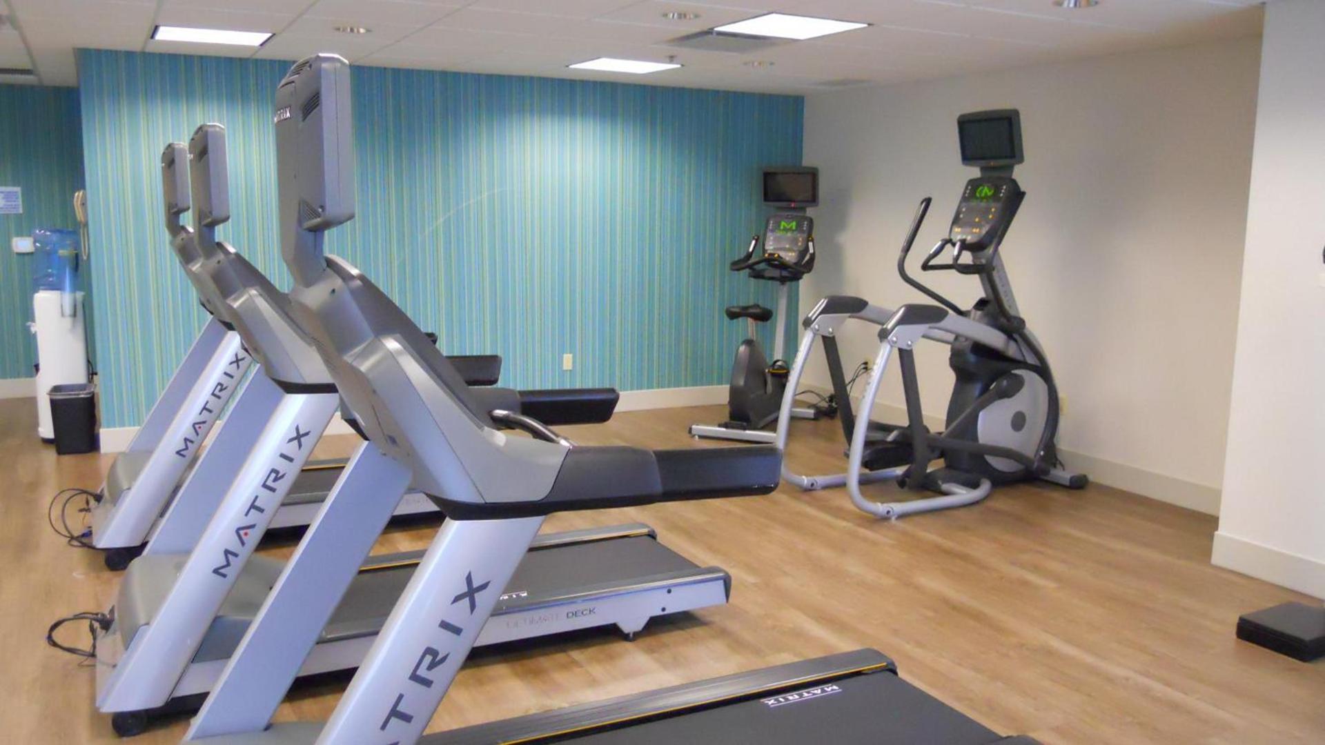Holiday Inn Express & Suites Bethlehem Airport-Allentown Area photo 24
