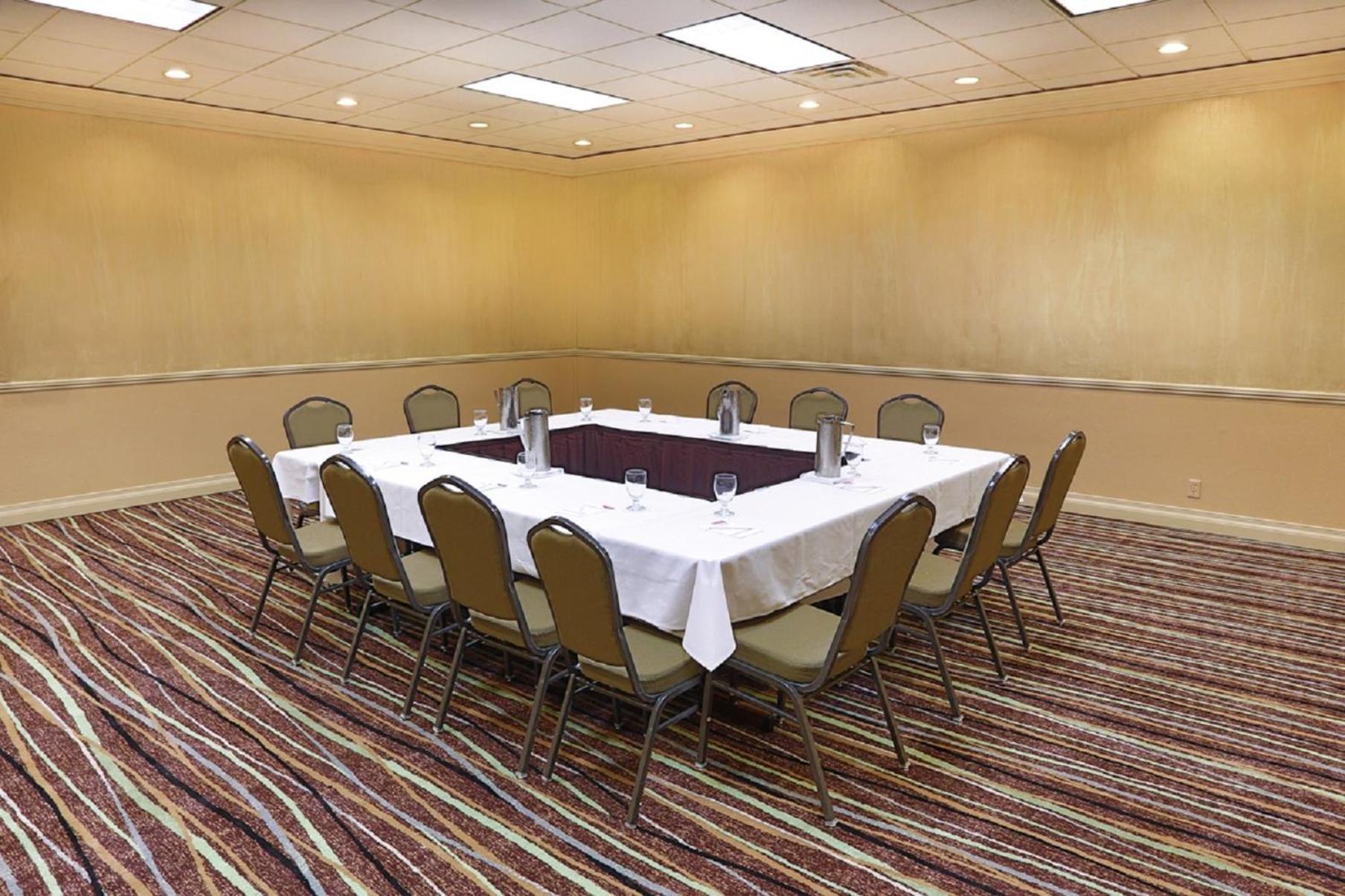 Crowne Plaza Executive Center Baton Rouge by IHG photo 69