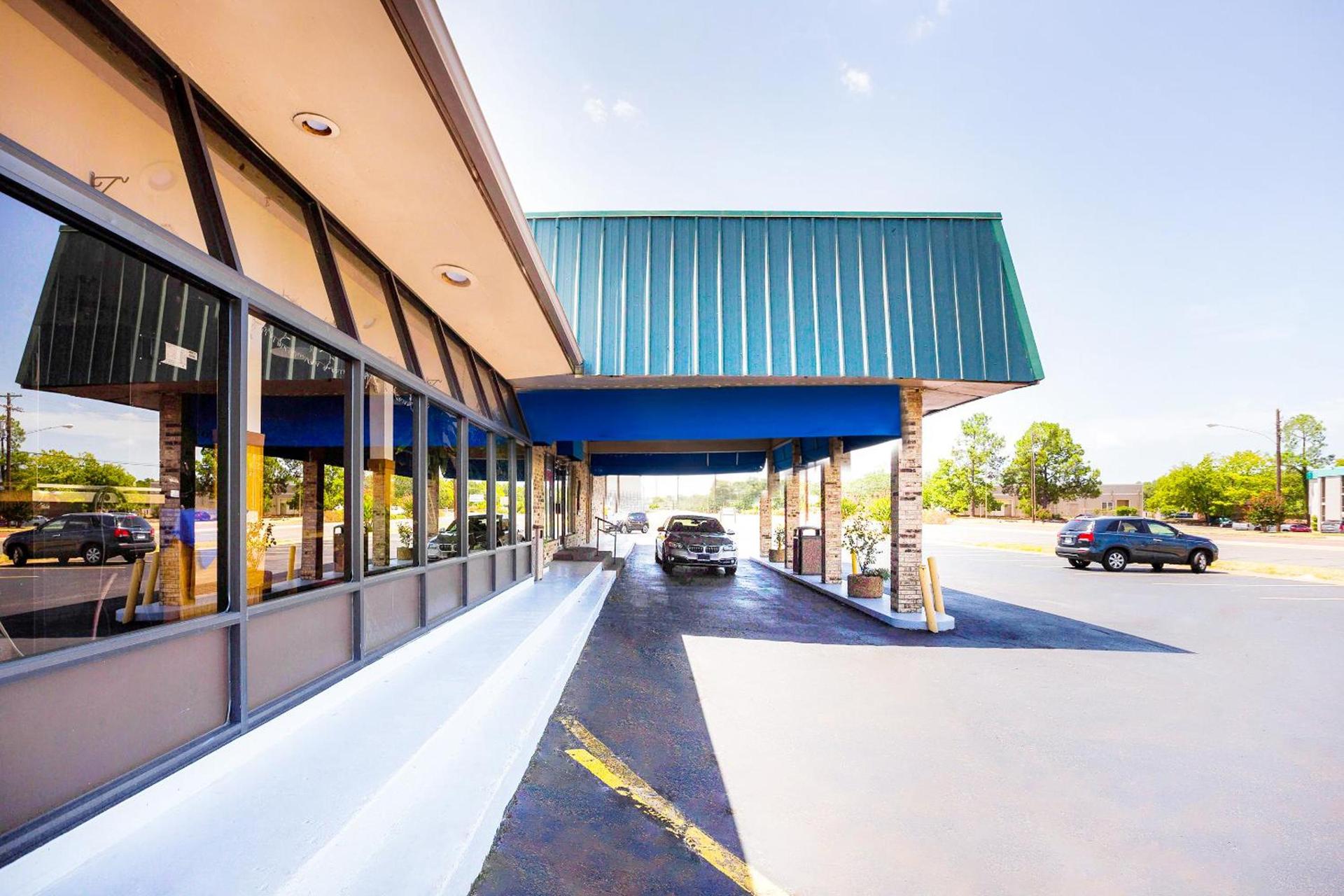 OYO Hotel Tyler Lindale photo 13