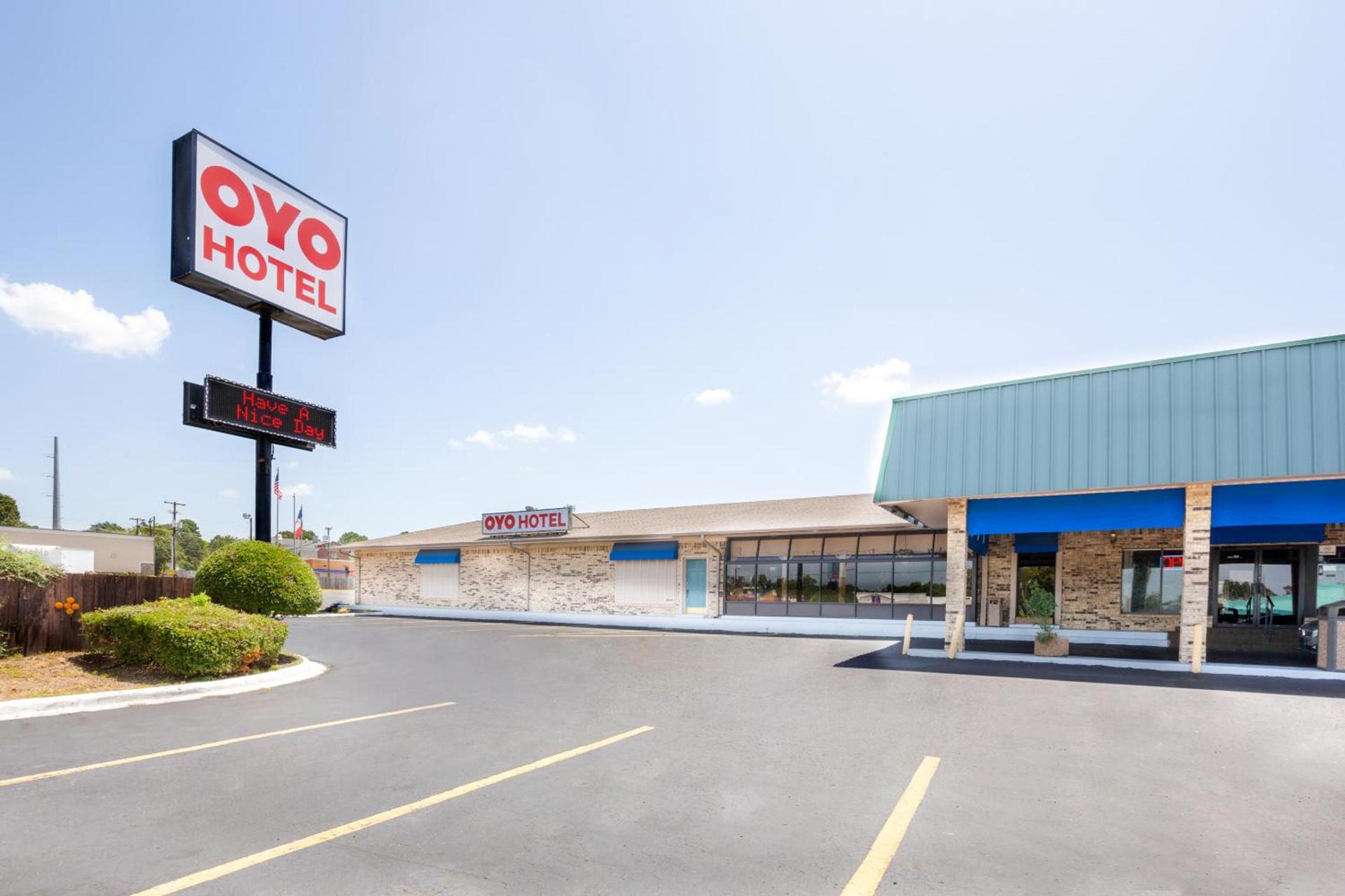 OYO Hotel Tyler Lindale photo 11