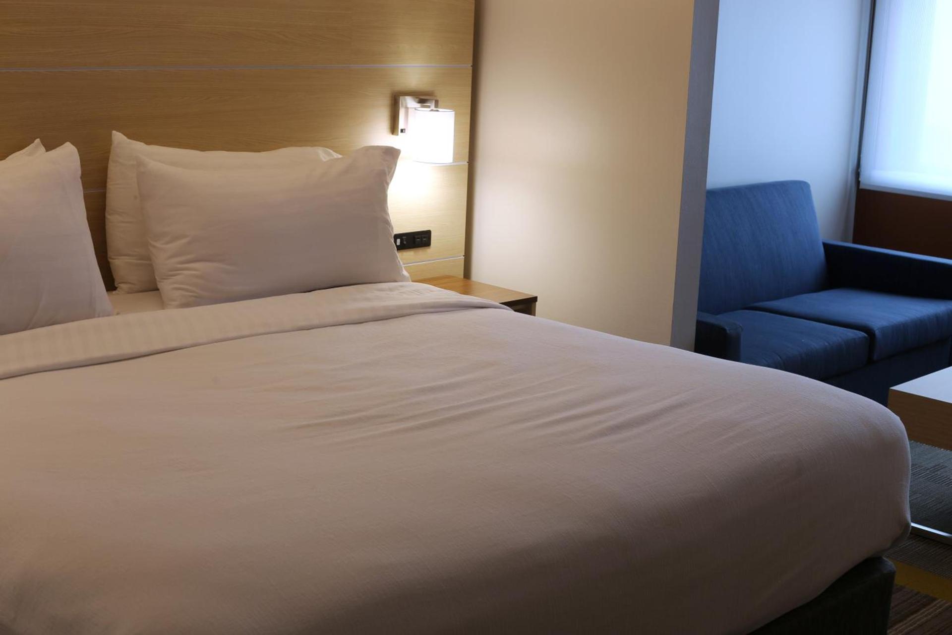 Holiday Inn Express - Biloxi - Beach Blvd by IHG photo 7