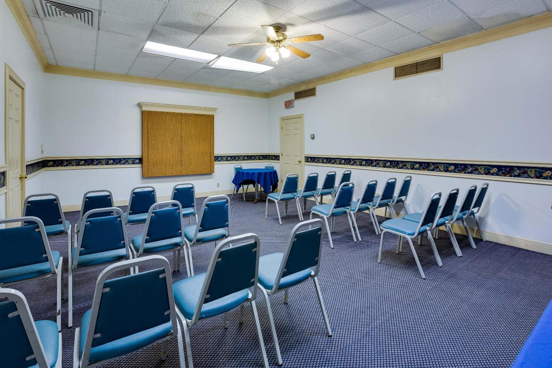 OYO Hotel Tyler Lindale photo 9