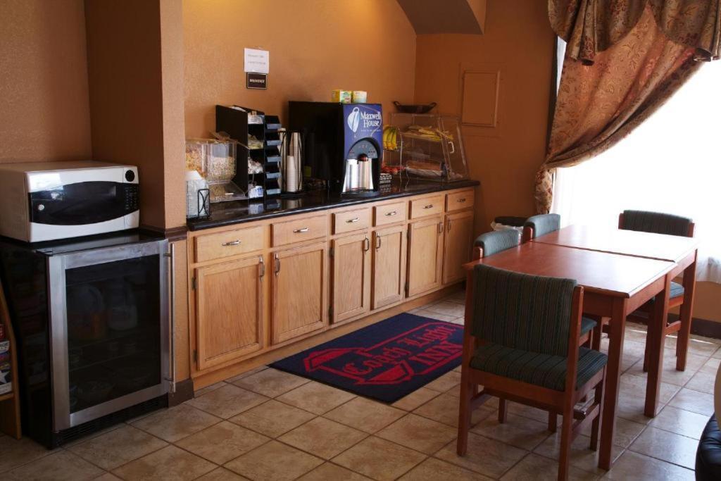 Coach Light Inn photo 33