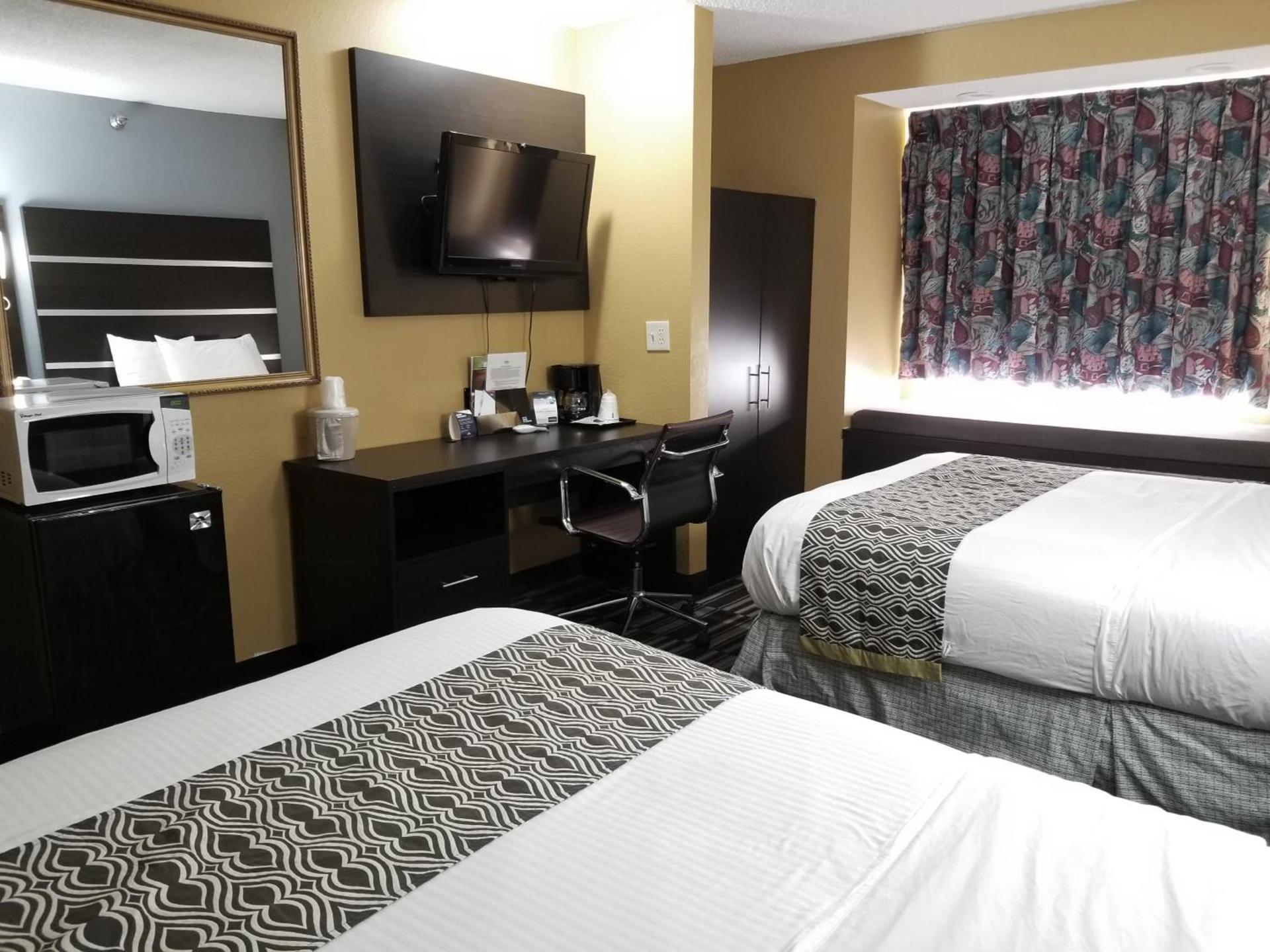 Microtel Inn & Suites by Wyndham Riverside photo 6