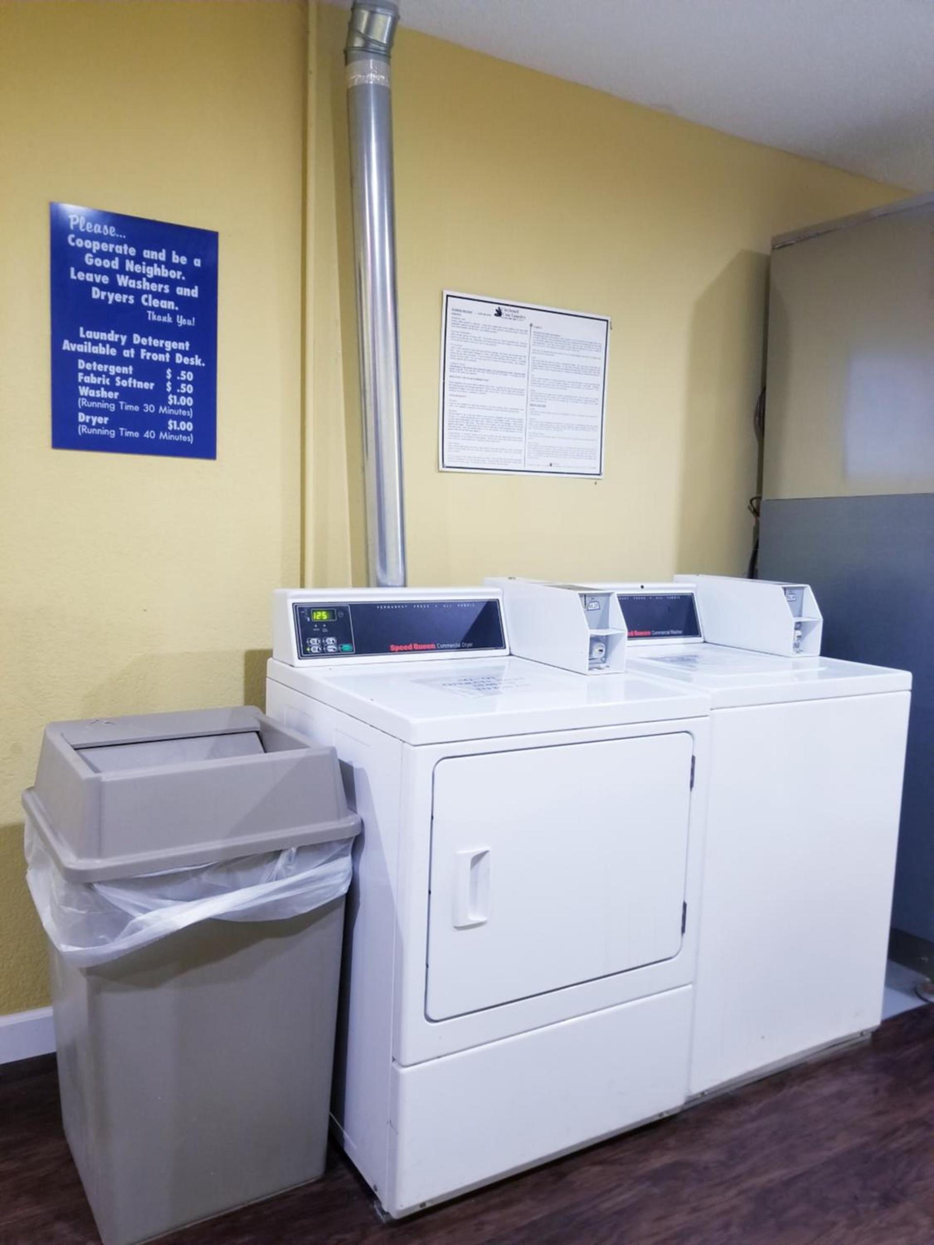 Microtel Inn & Suites by Wyndham Riverside photo 2