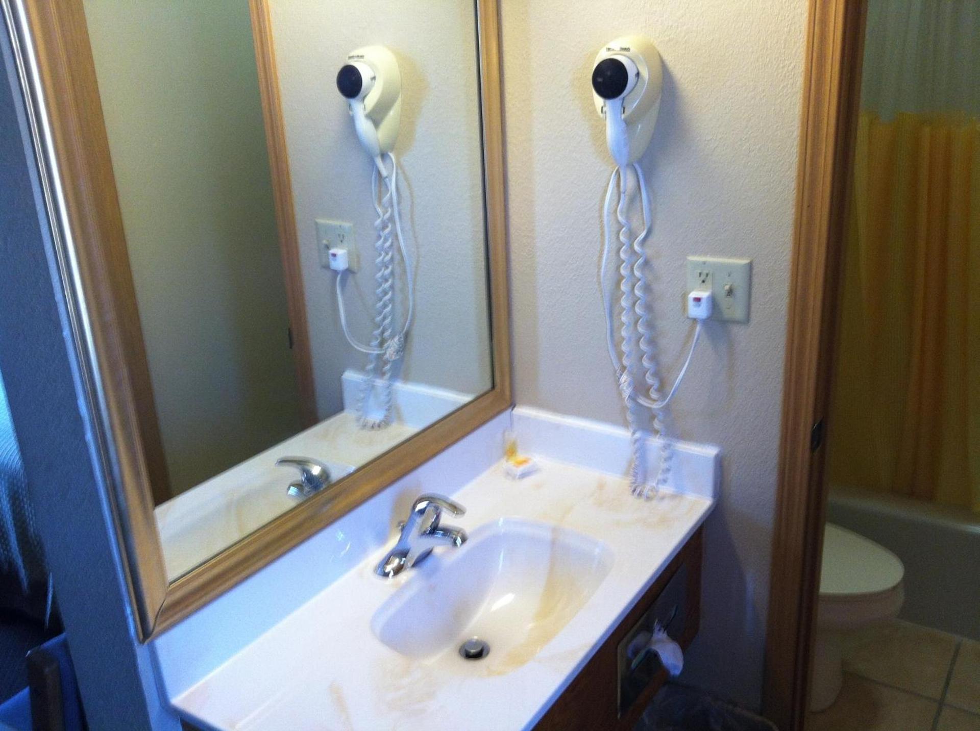 Days Inn by Wyndham Worthington photo 69