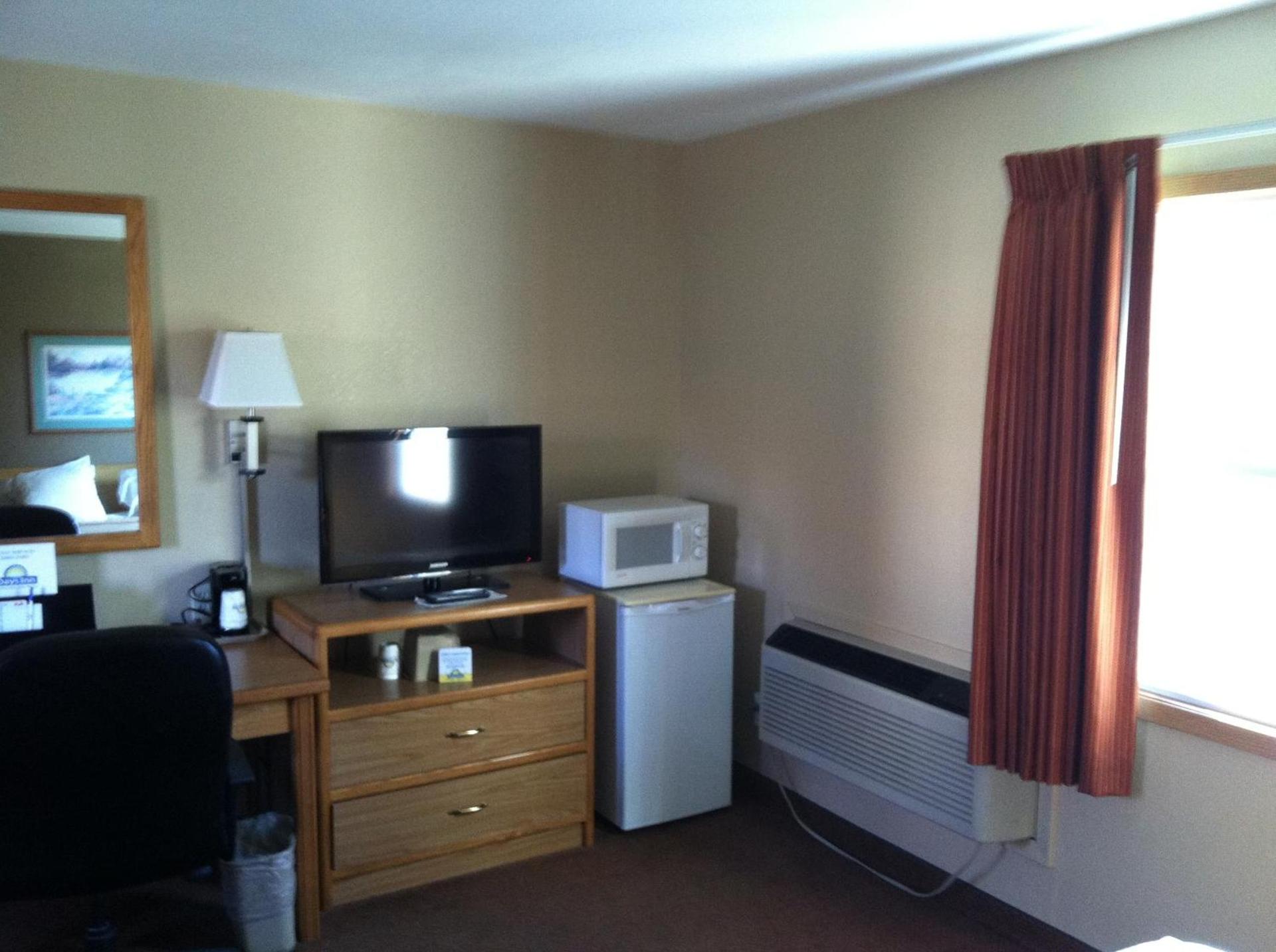 Days Inn by Wyndham Worthington photo 74
